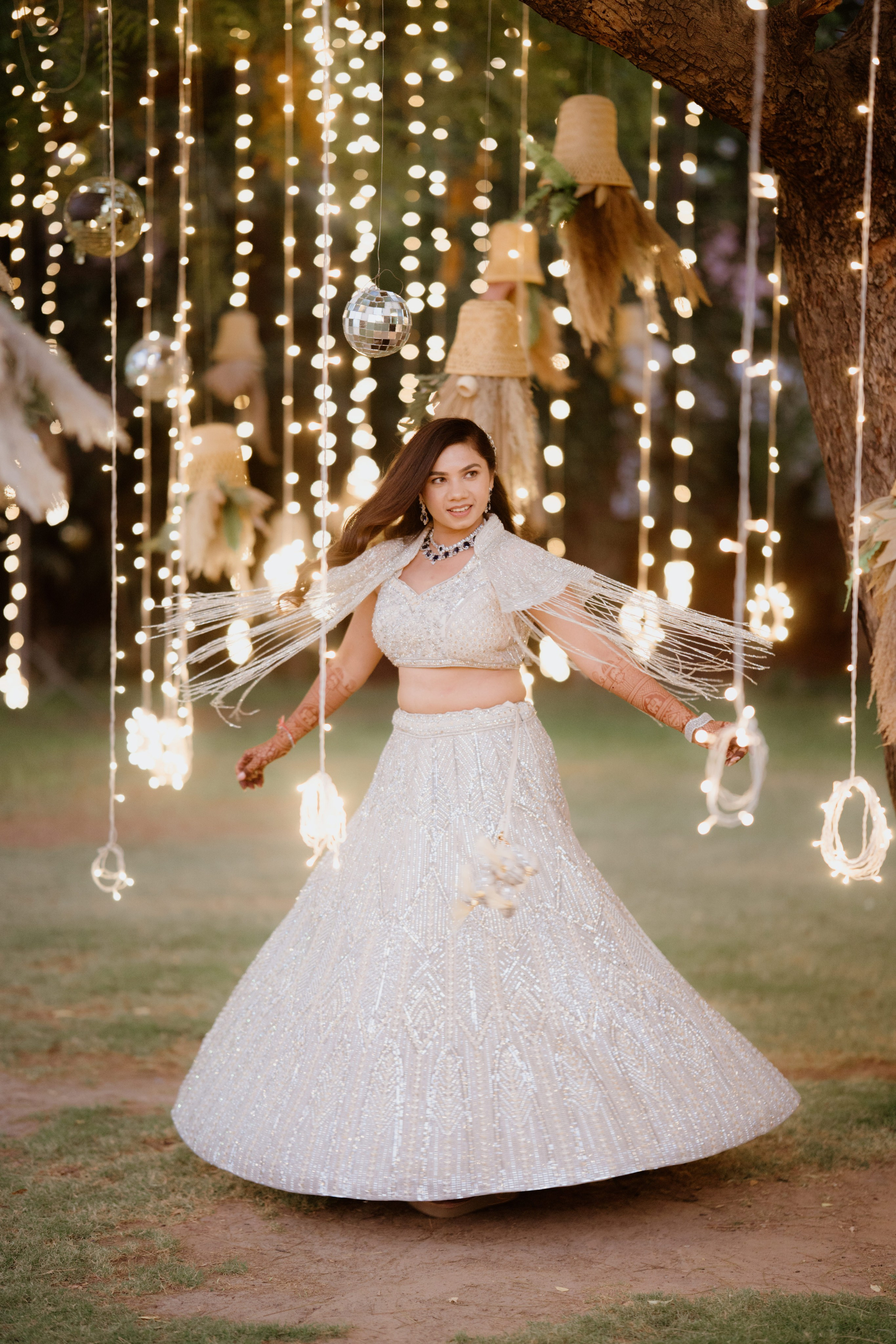 WEDDINGS. Love Emotions Weddings