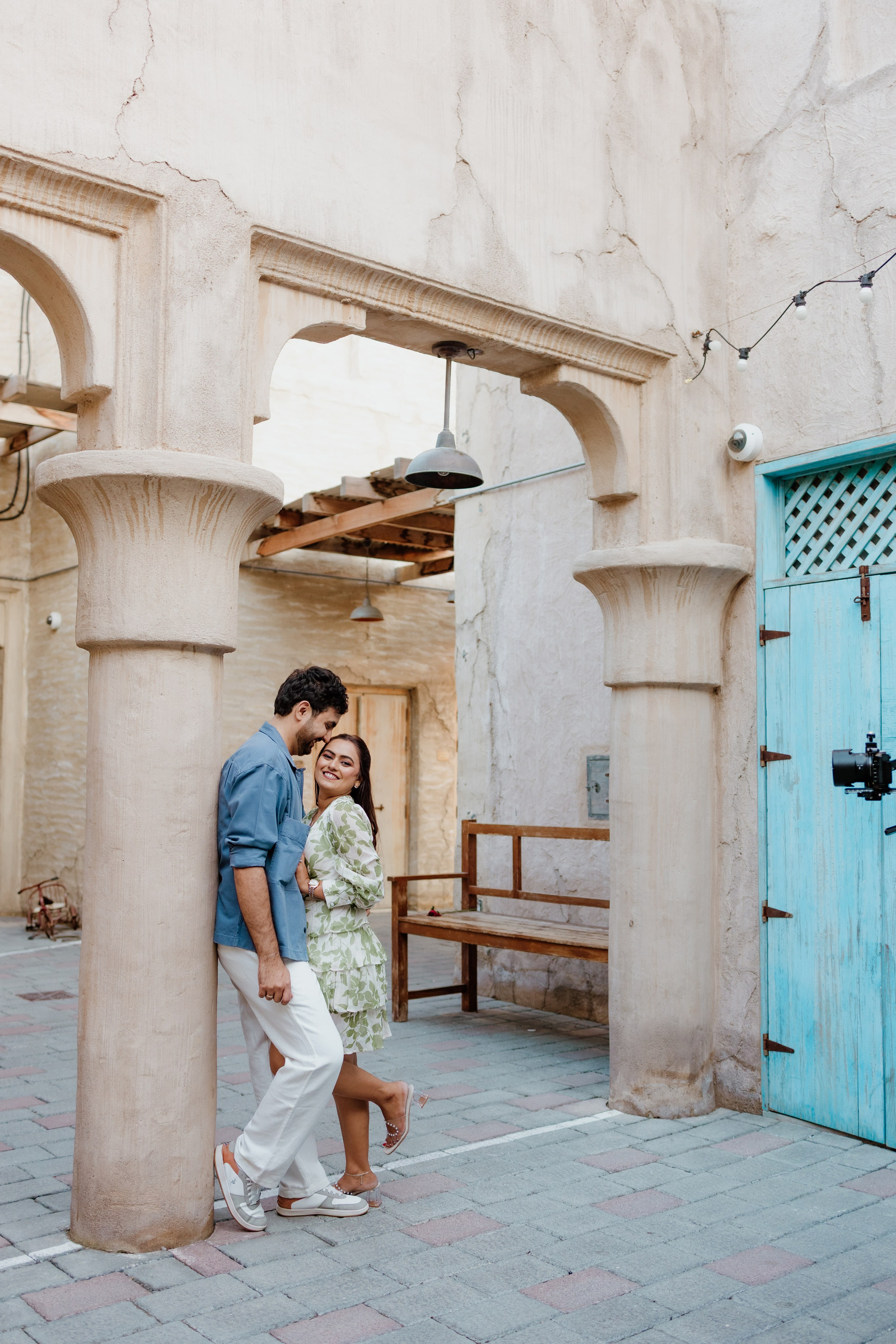 COUPLE SESSIONS. Love Emotions Weddings