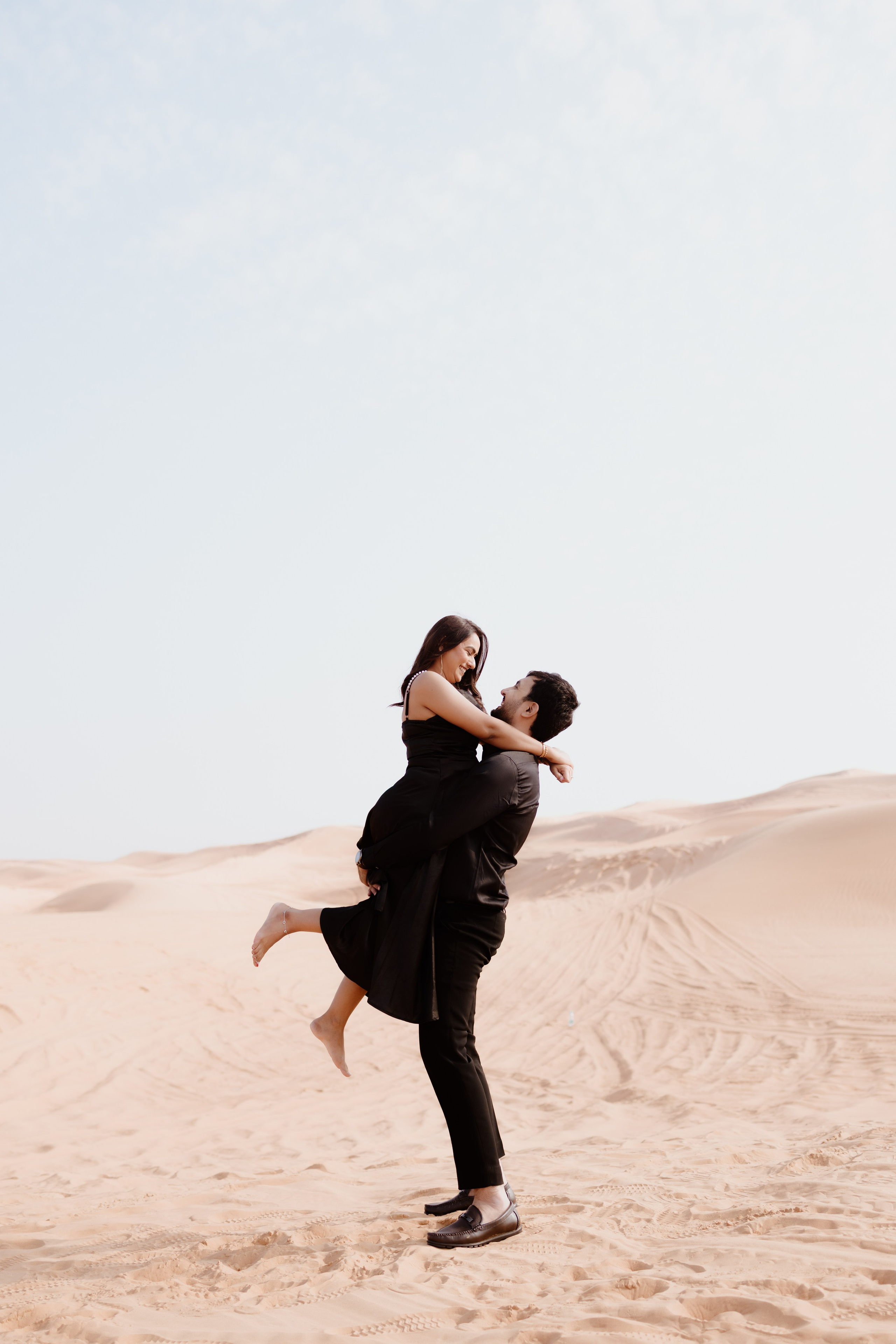 COUPLE SESSIONS. Love Emotions Weddings