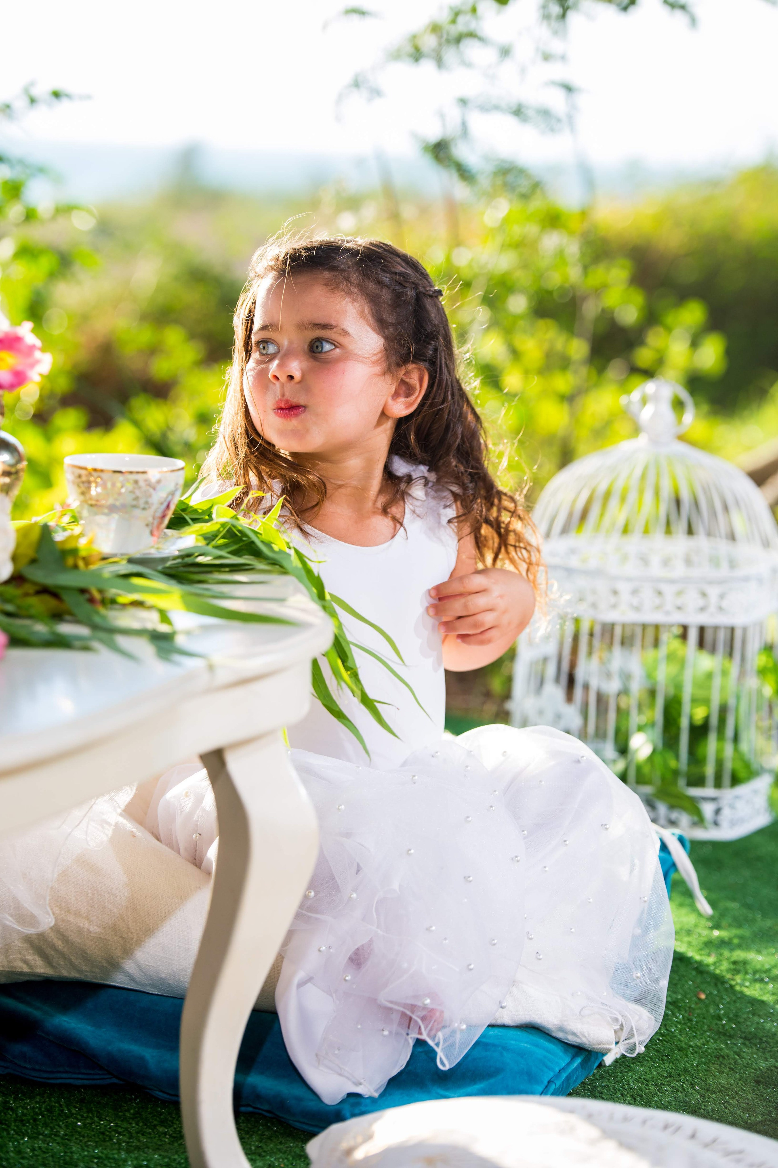 Little bridesmaids. AMIR BUCHNIK PHOTOGRAPHER