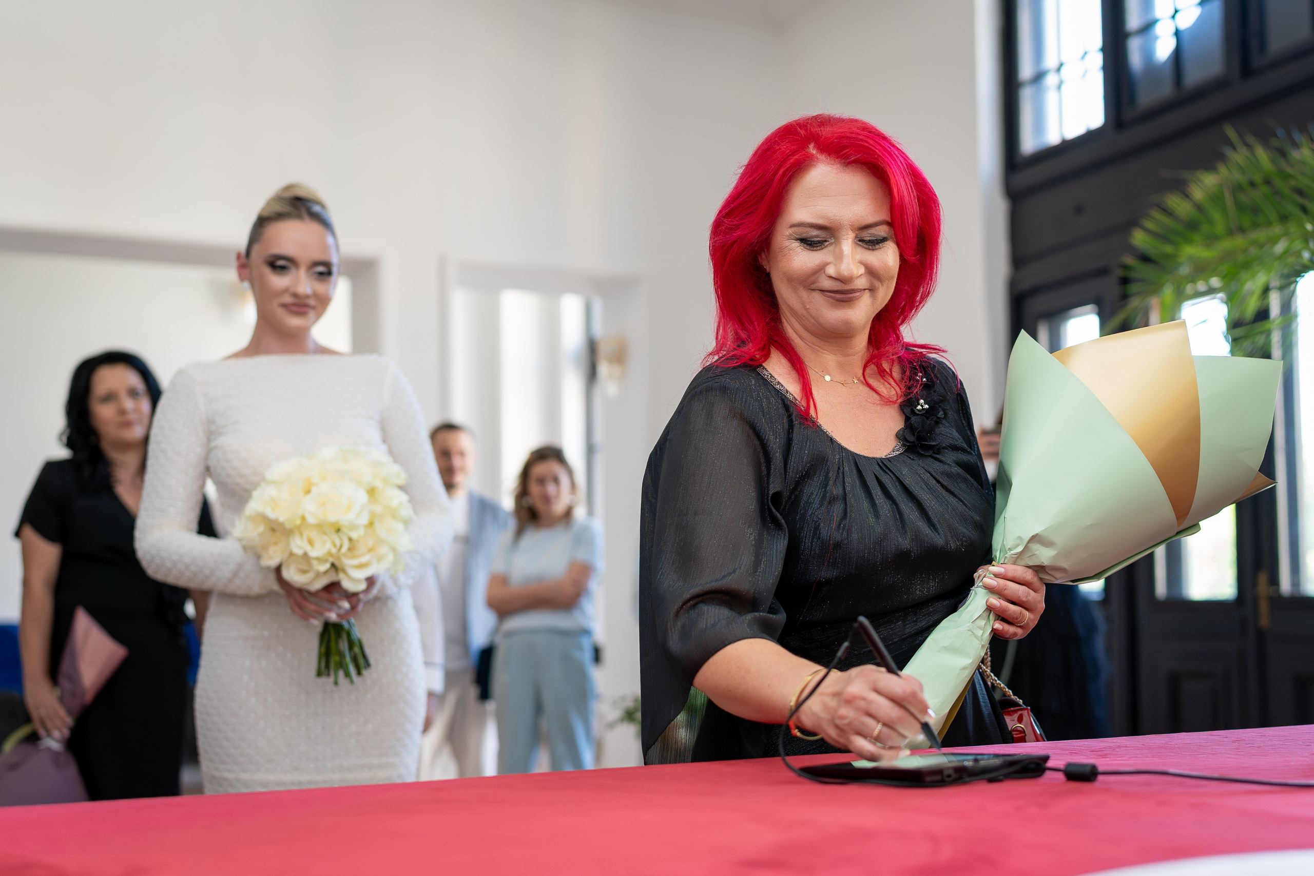 Cununia civilă a lui Tudor și Mădălina – eleganță, emoție și lumină. Event, portrait, and lifestyle photographer