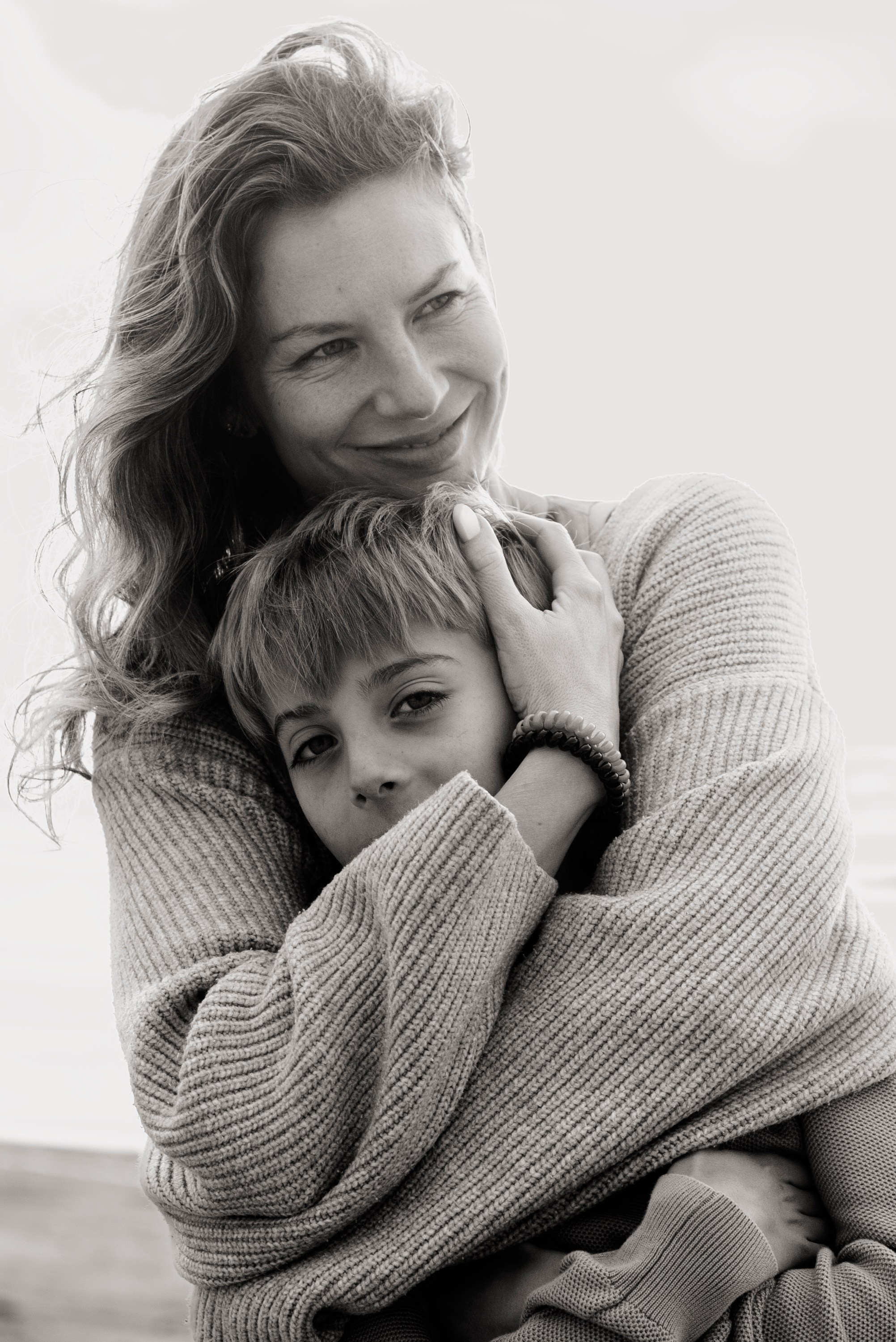 History by the ocean. Polina Sobol — family & documentary photographer in Bern. Outdoor & urban photo sessions for families, kids and couples