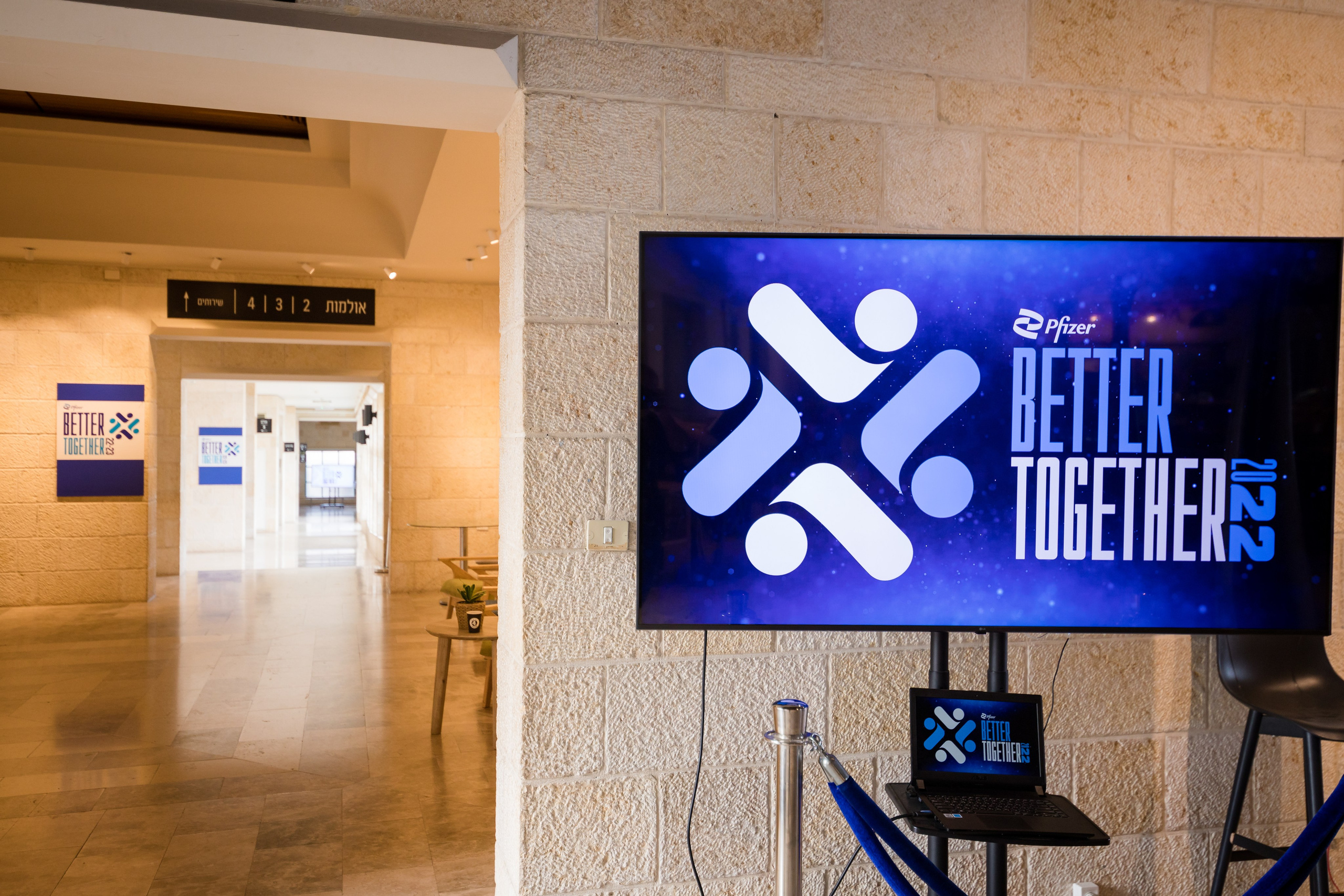 Pfizer. AMIR BUCHNIK PHOTOGRAPHER