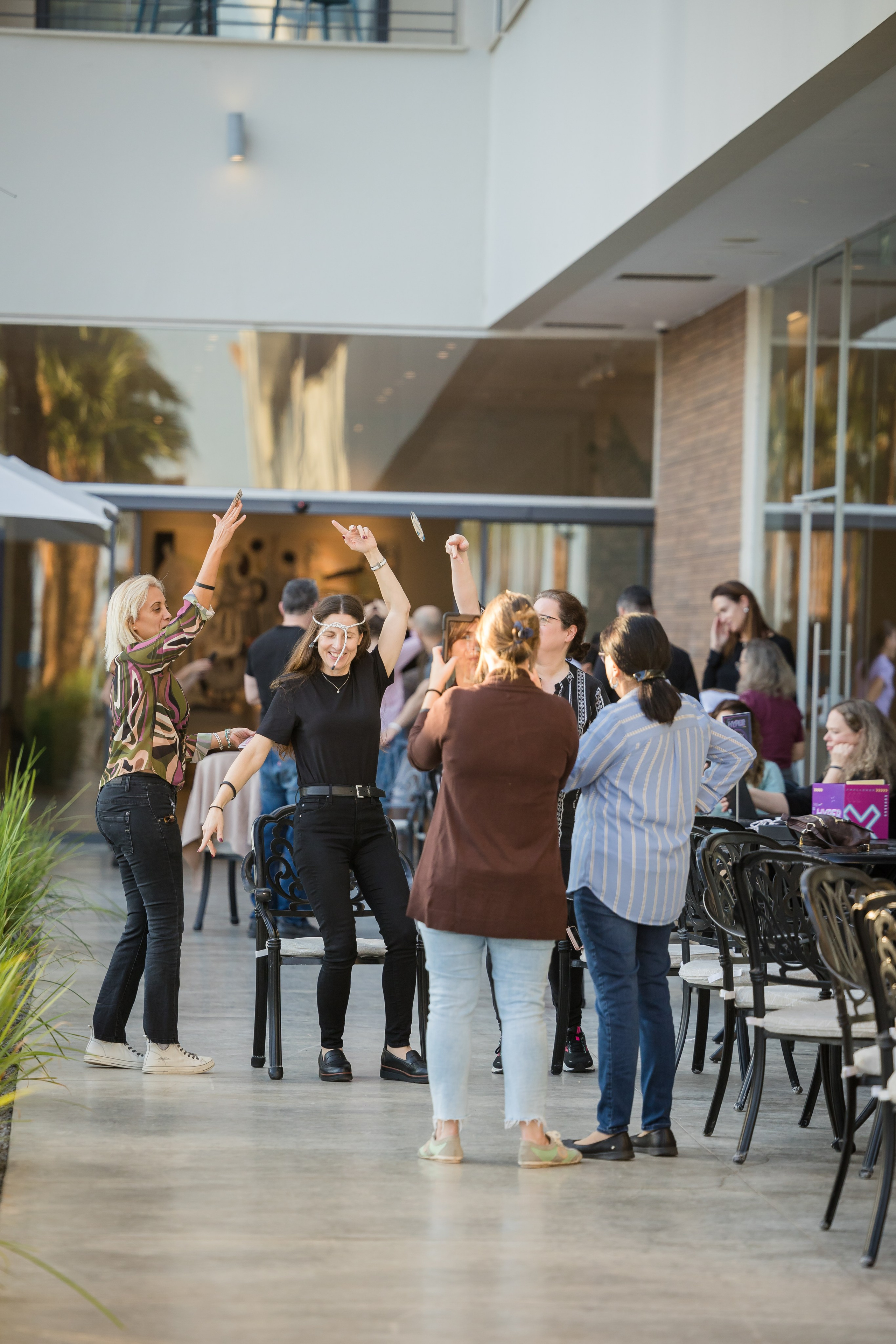 Pfizer. AMIR BUCHNIK PHOTOGRAPHER