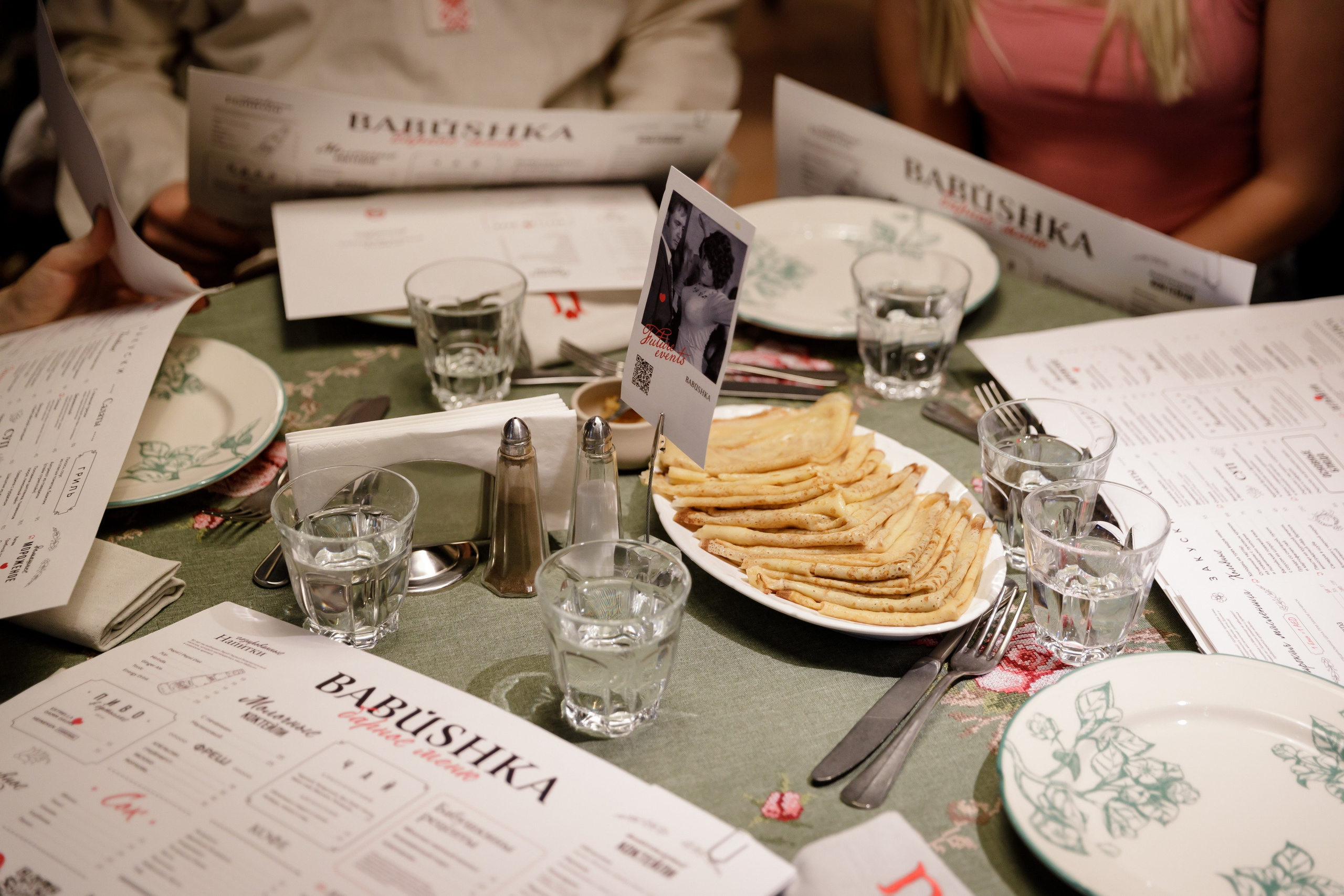 Maslenitsa at Babushka Restaurant, Dubai 2024. Photographer Anna Curly | Weddings and Events in Dubai