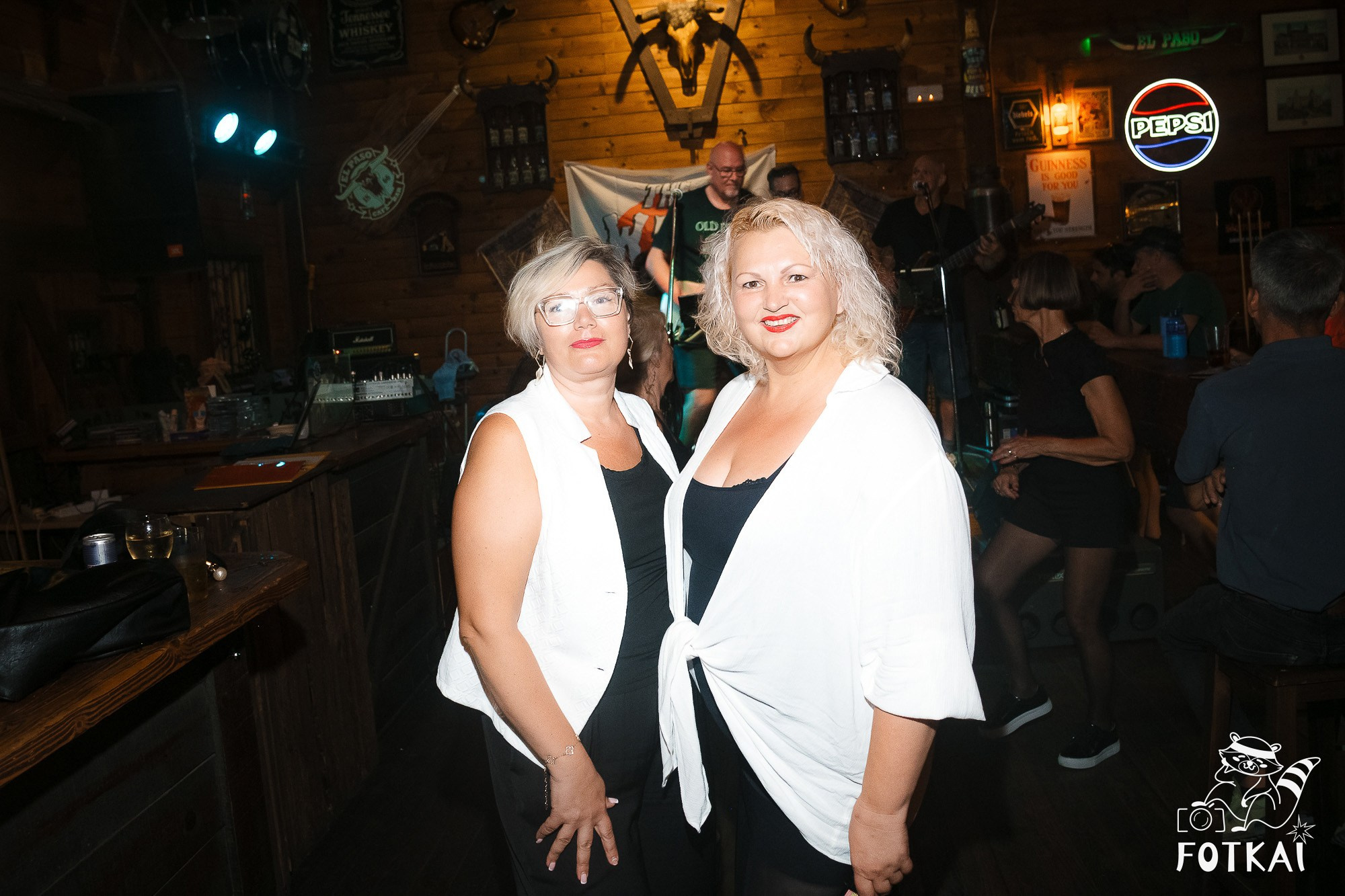 Jam Night в баре El Paso, Торревьеха — фоторепортаж живого джем-сейшена, июнь 2026 | FOTKAI