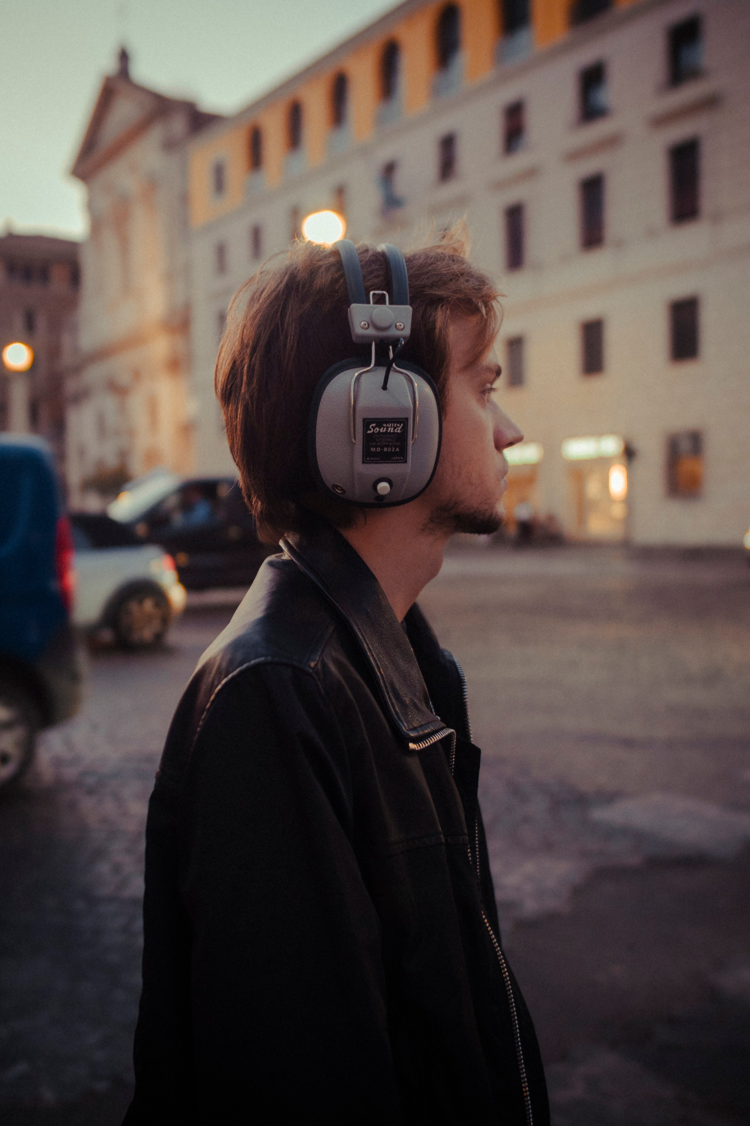 Retro Cuffie. Federico Anglano