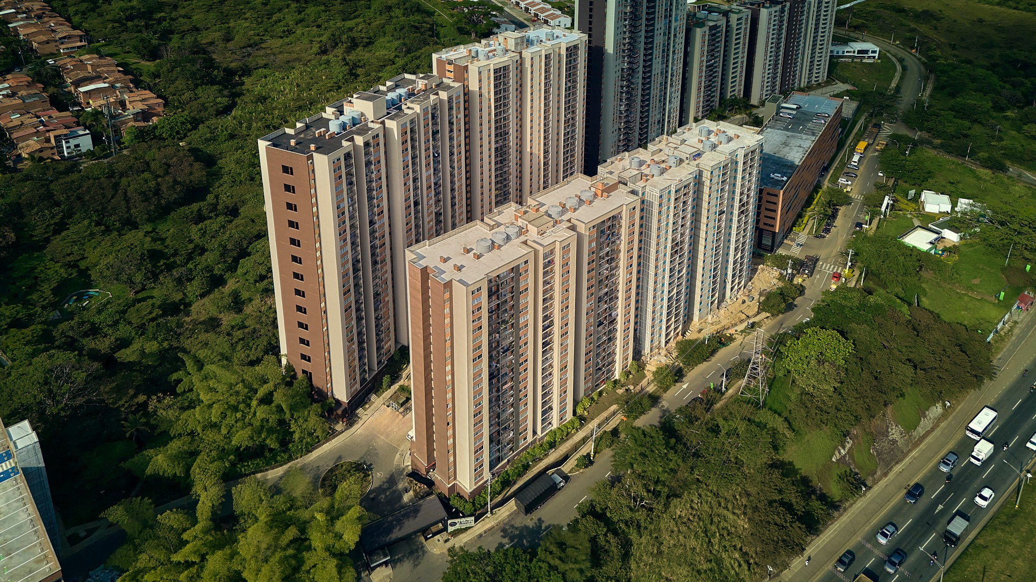Sesión fotográfica arquitectónica recepción oficina Coninsa Ciudad del Río. Proyectos Amantina, Sendero Silvestre, Montiara y Campura