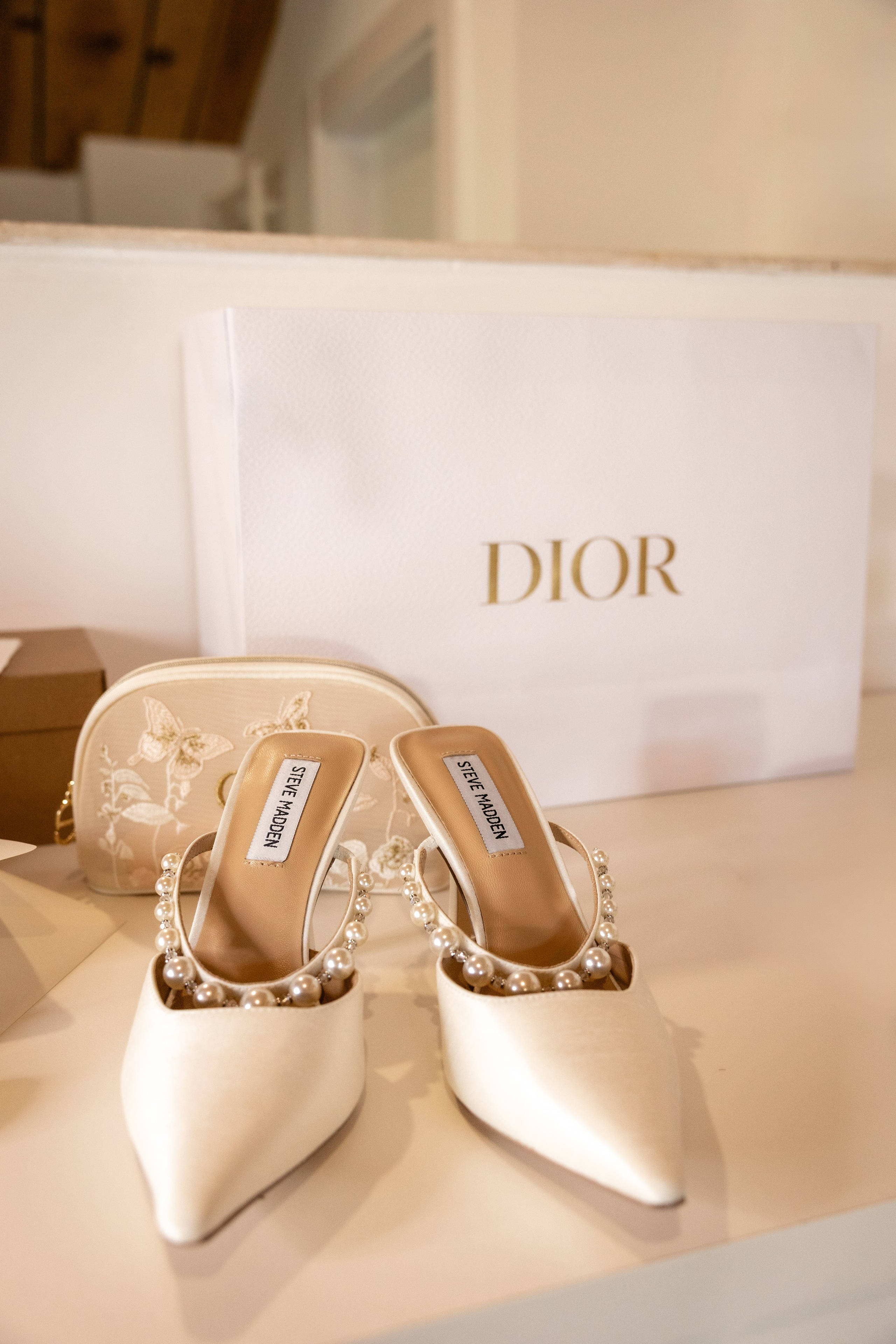 Modern Château Wedding in Occitanie — Domaine de Merlac. Eugénie Smirnova — Wedding & Elopement Photographer in Southwest France