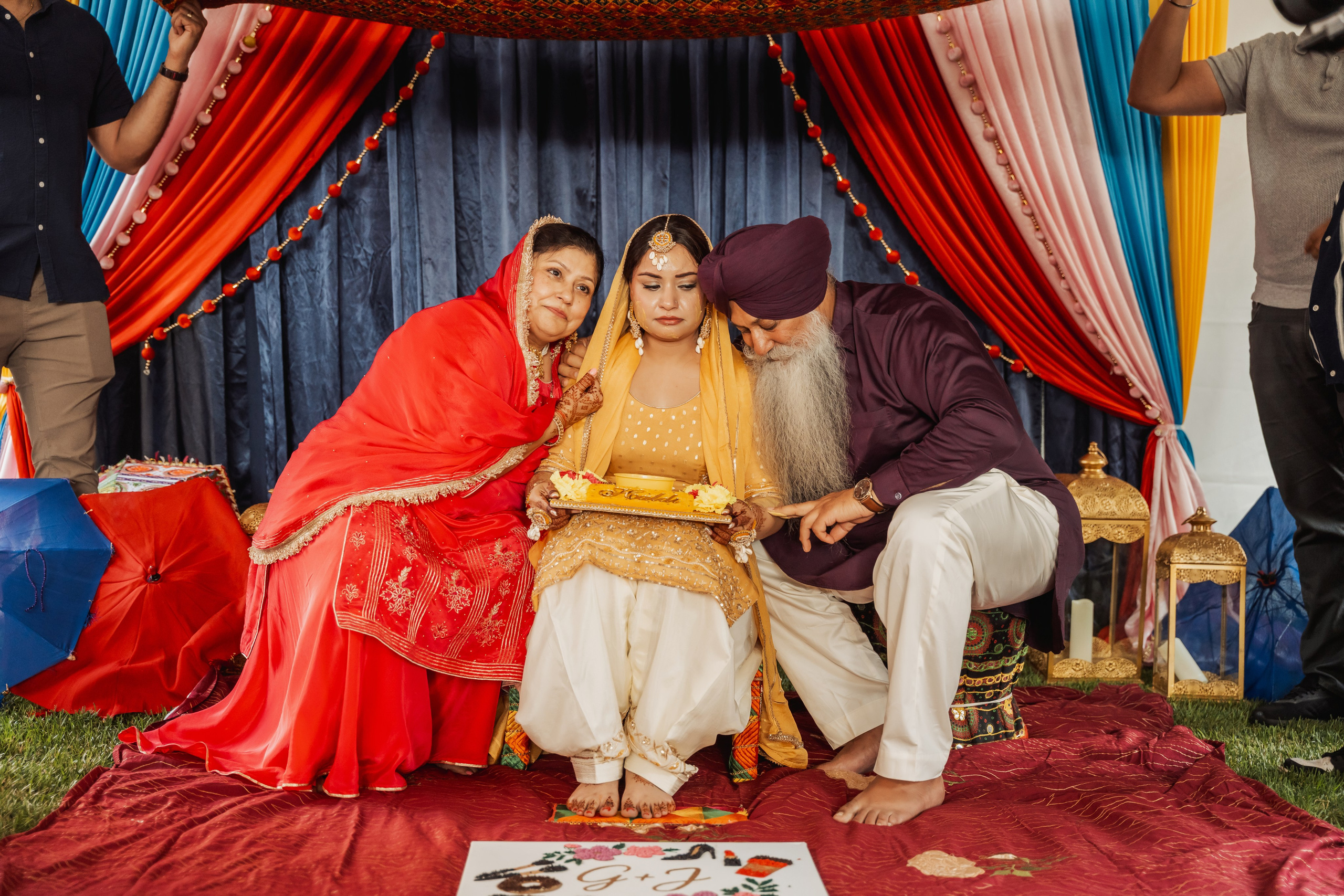 Gagan & Jasmeen. Wedding Photographer & Cinematographer studios