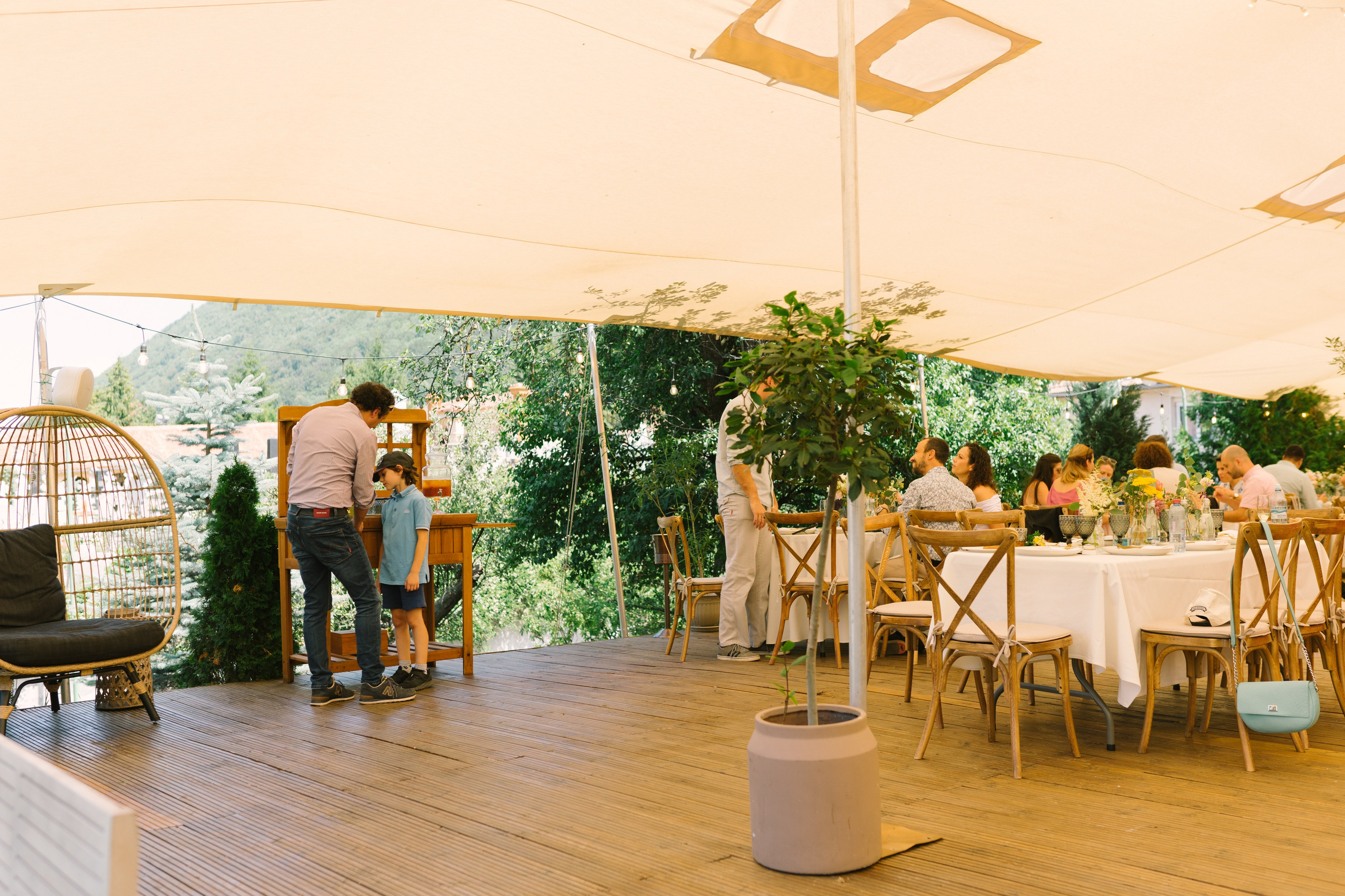 Fotografie de Eveniment Brașov: Povești Vizuale | Mădălina Beda. Madalina Beda- Artist vizual, fotograf, doula la nastere, consultant babywearing Brasov si in toata tara