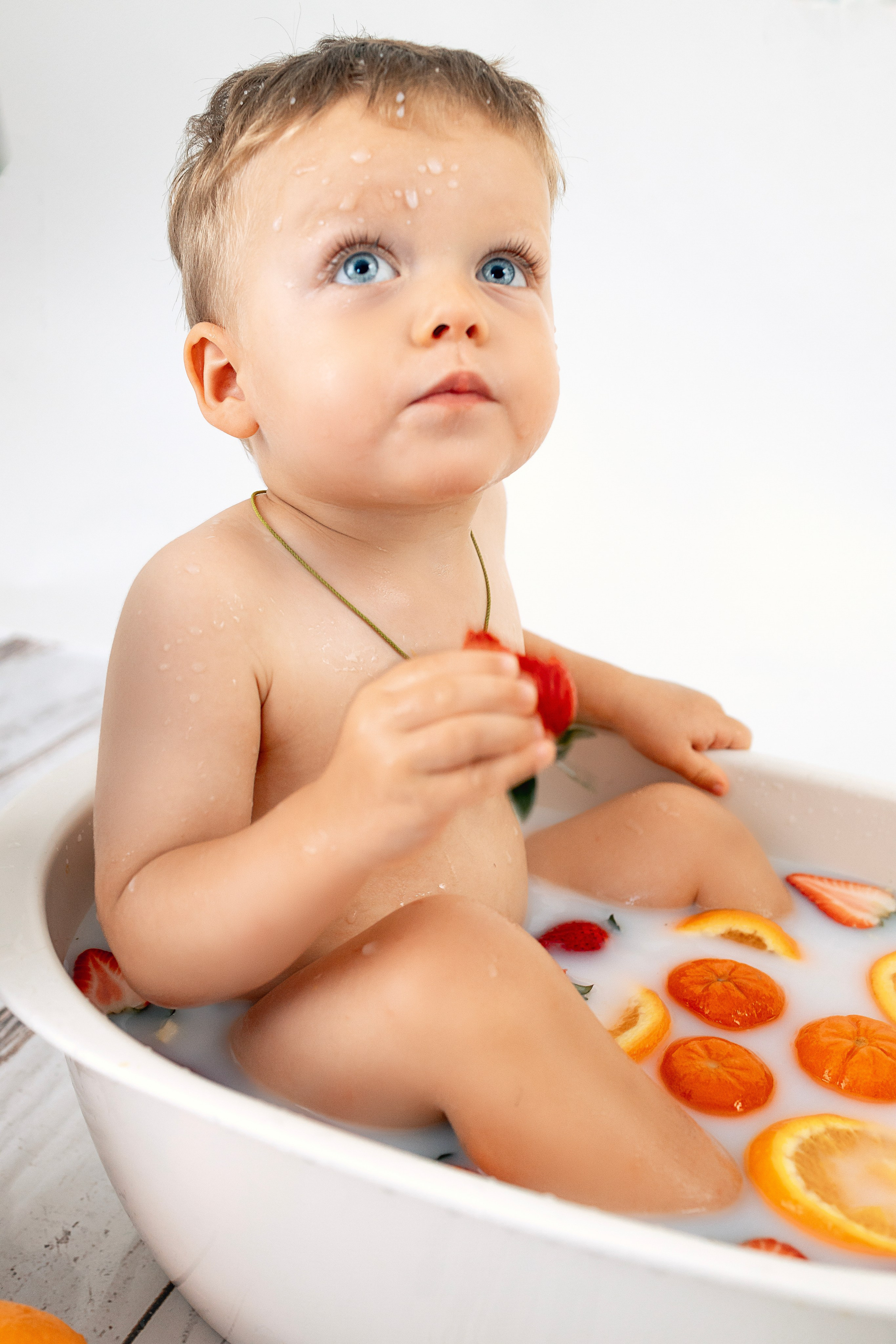 Milk bath. Anaeliseevaphoto.com