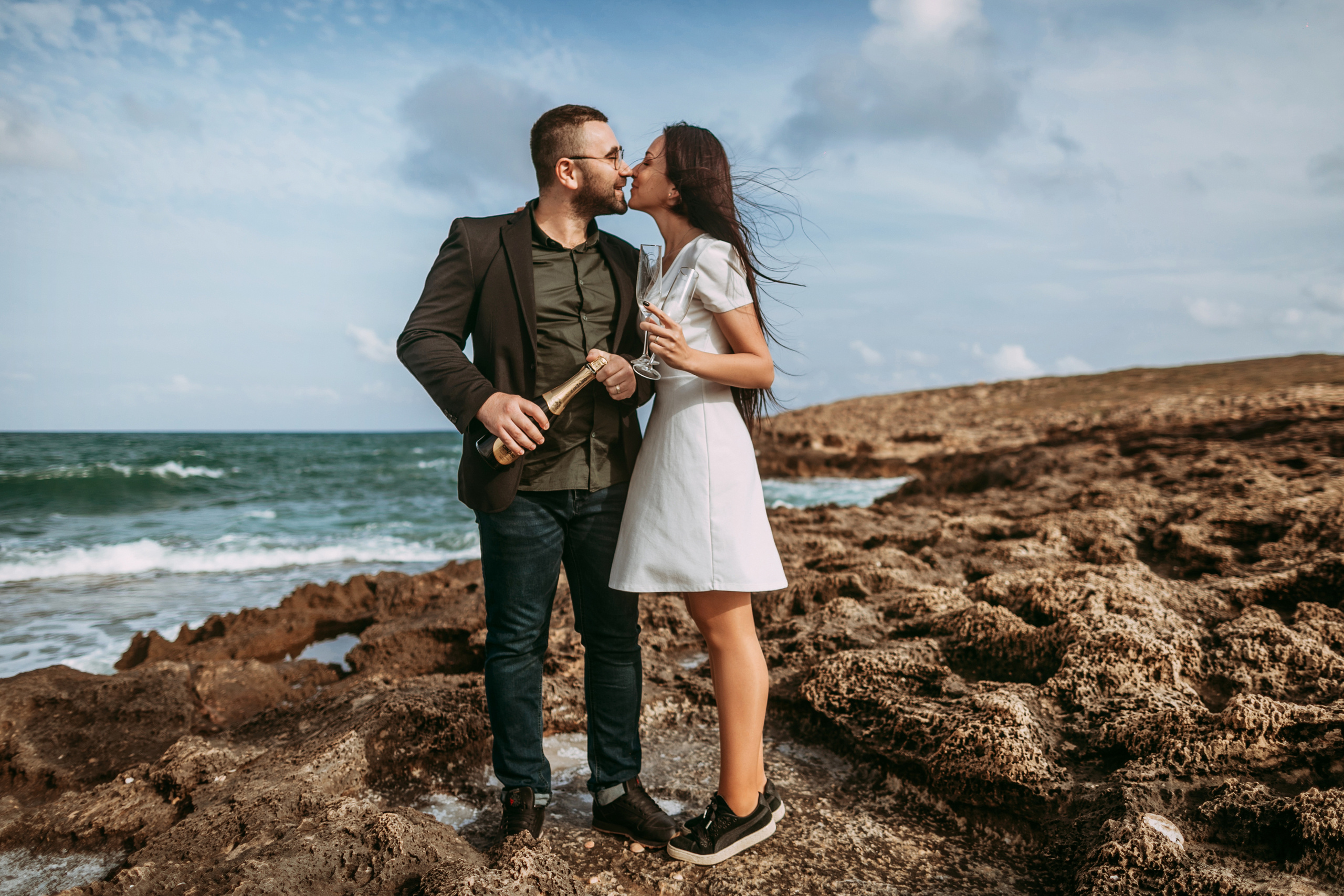 Love Story at Hof HaBonim Beach, Israel. George TLV — профессиональный фотограф и ретушёр, Израиль / Profession