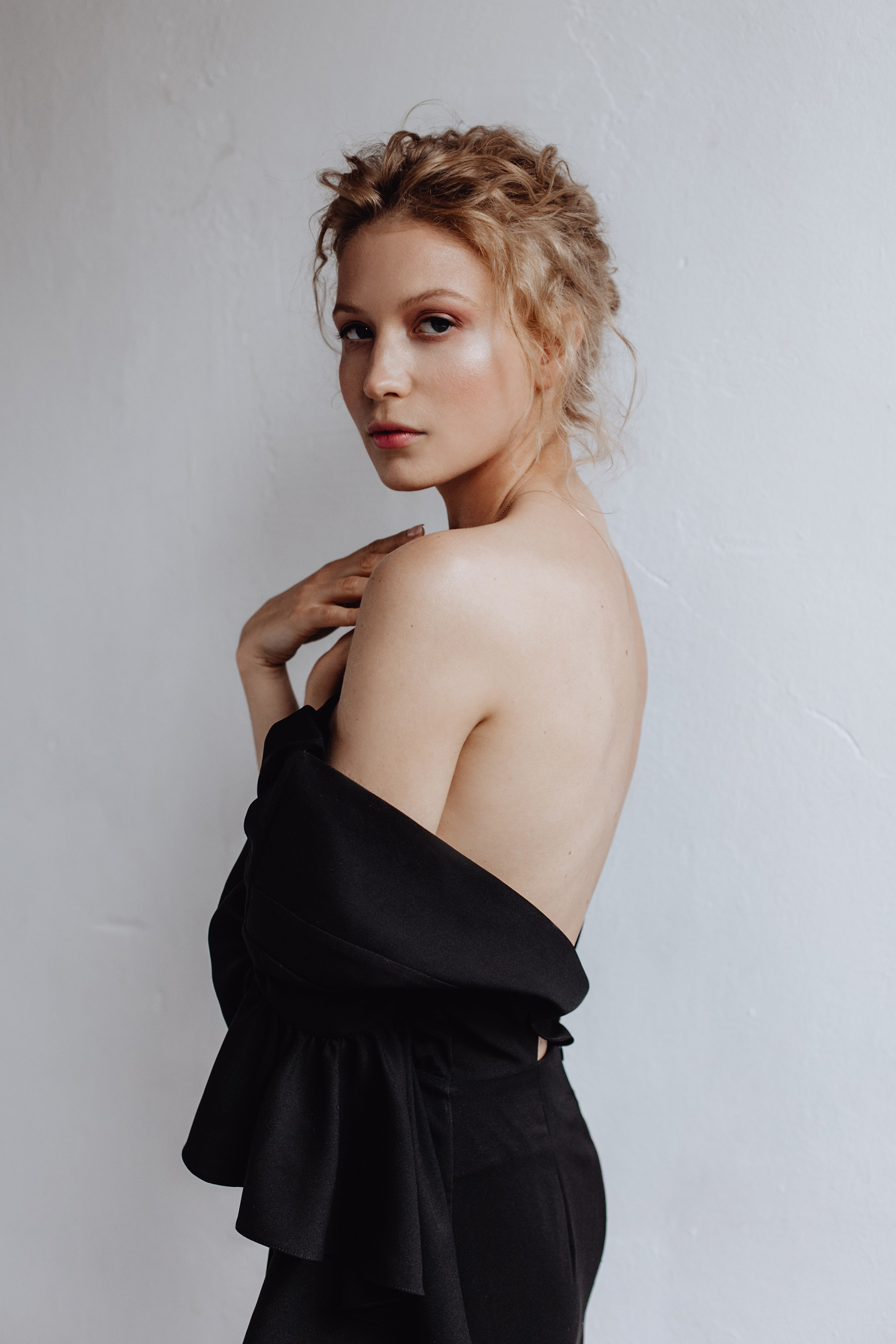 Light and shadow. Amazing photo session at a time convenient for you. Y