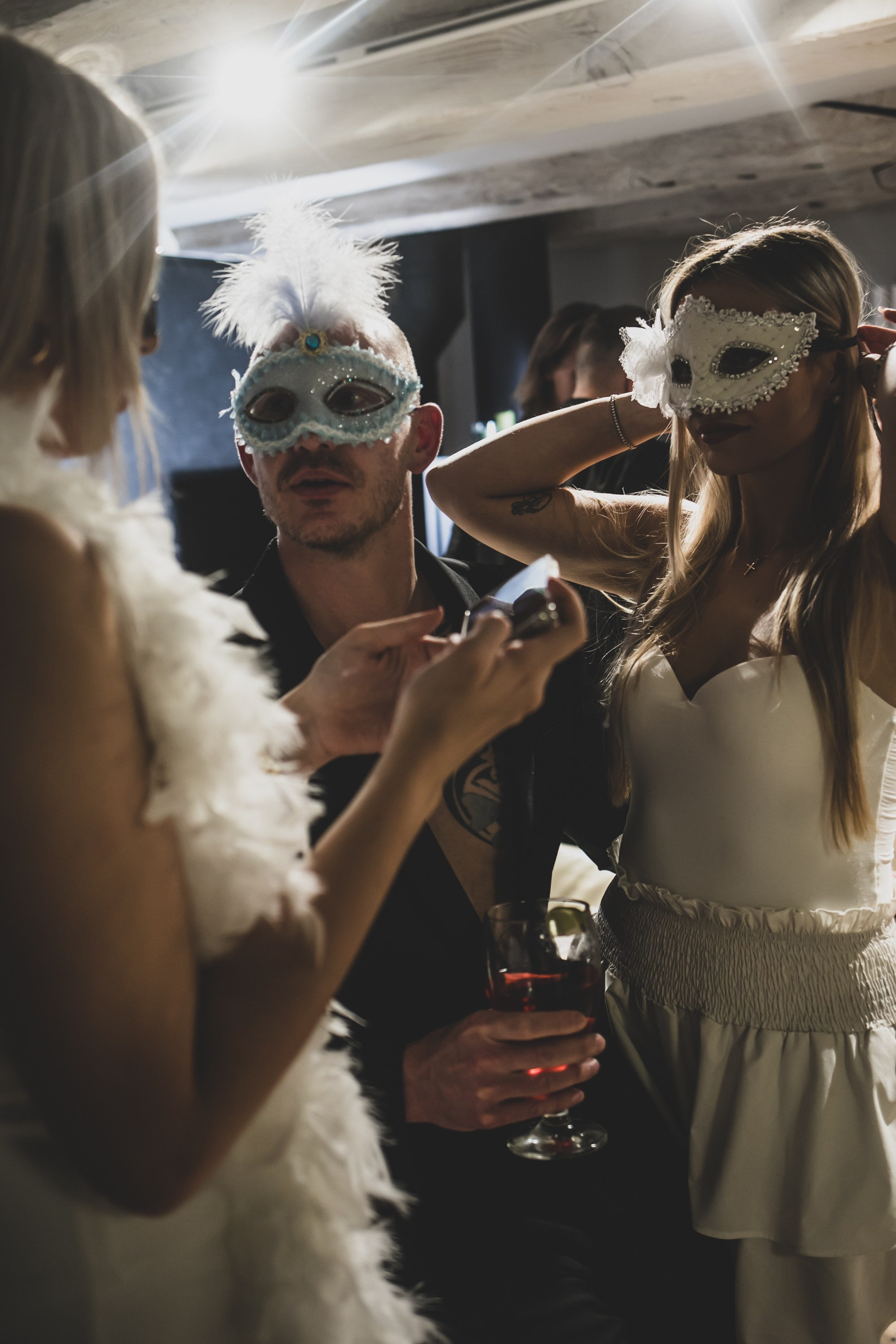 Black and white party. Sandra Garanca Portrait and event photographer