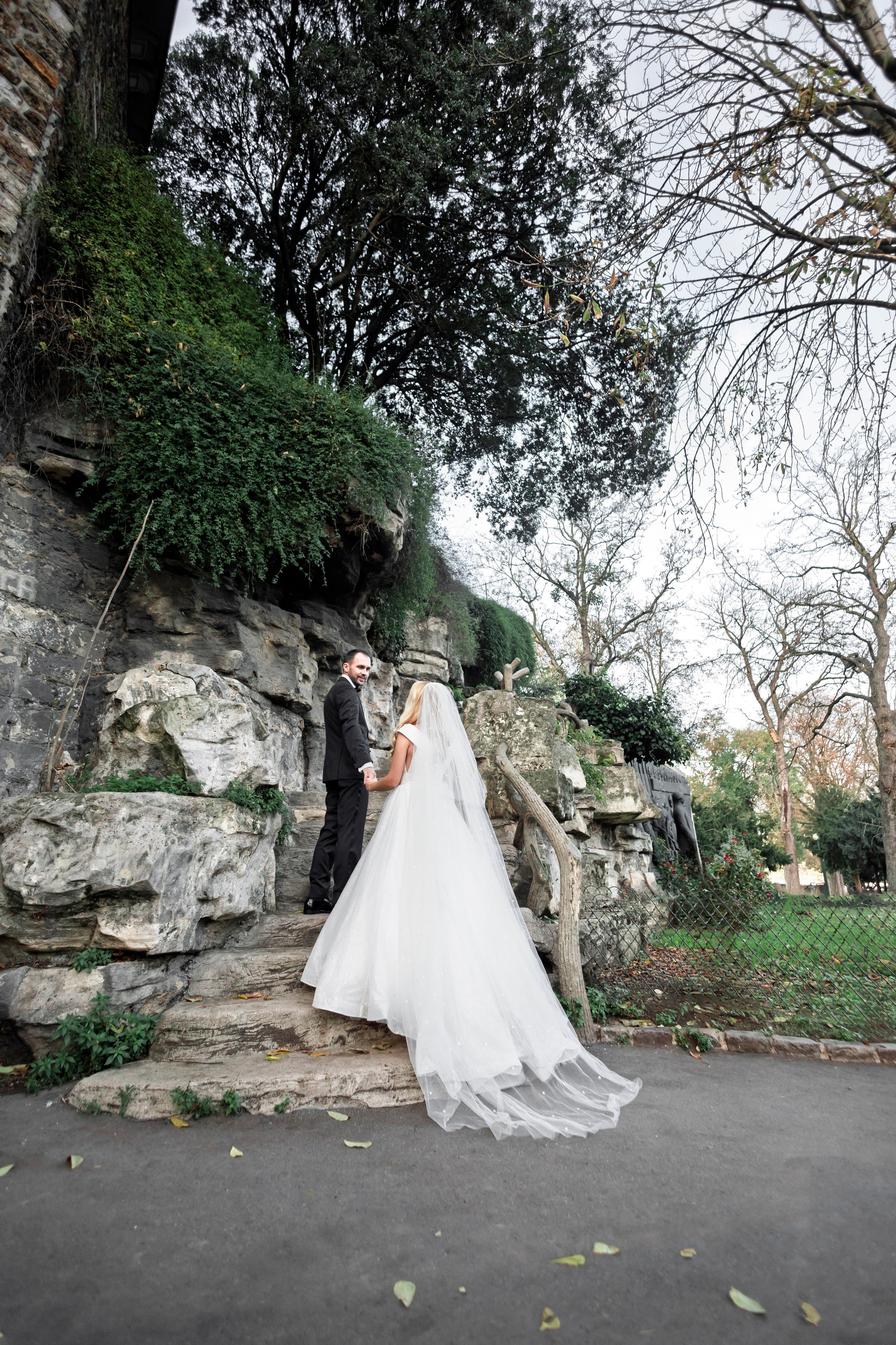 Eiffel Tower / Trifan & Raluca. Wedding, event and family photographer in Paris, Emilian Olaru