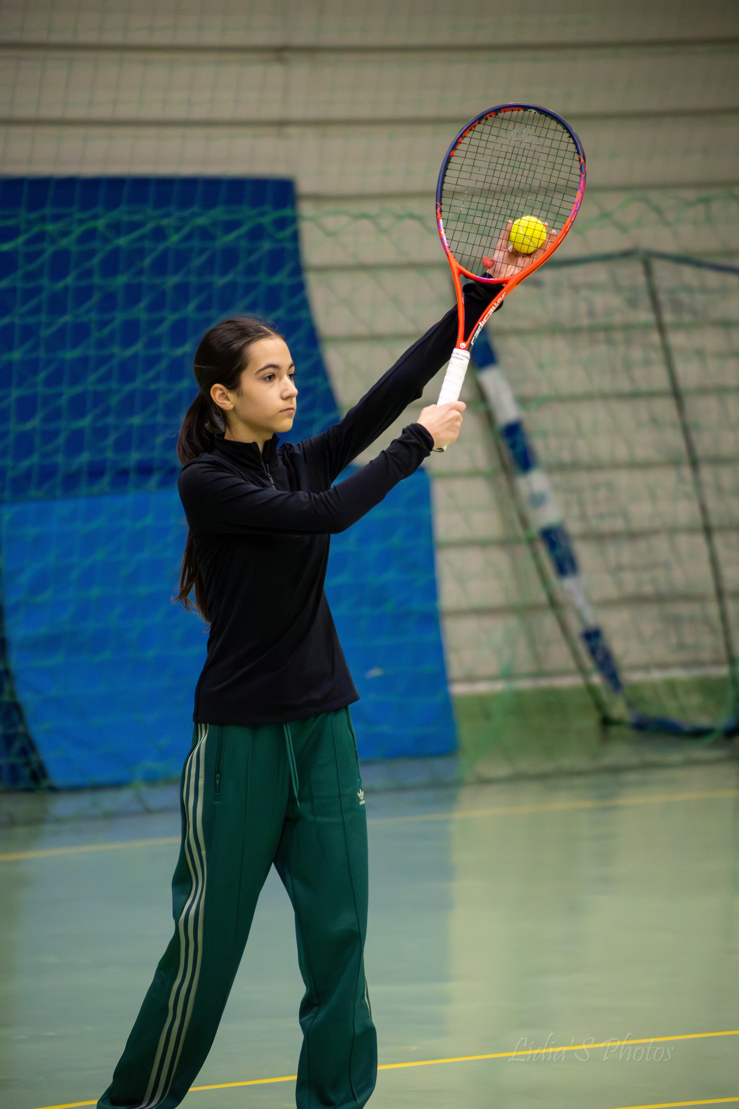 Turneu tenis de camp în sală. Fotograf. Lucrez cu oameni, produse și spații. Portret și fotografie creativă. Bacău, România. Lidia Savinoiu