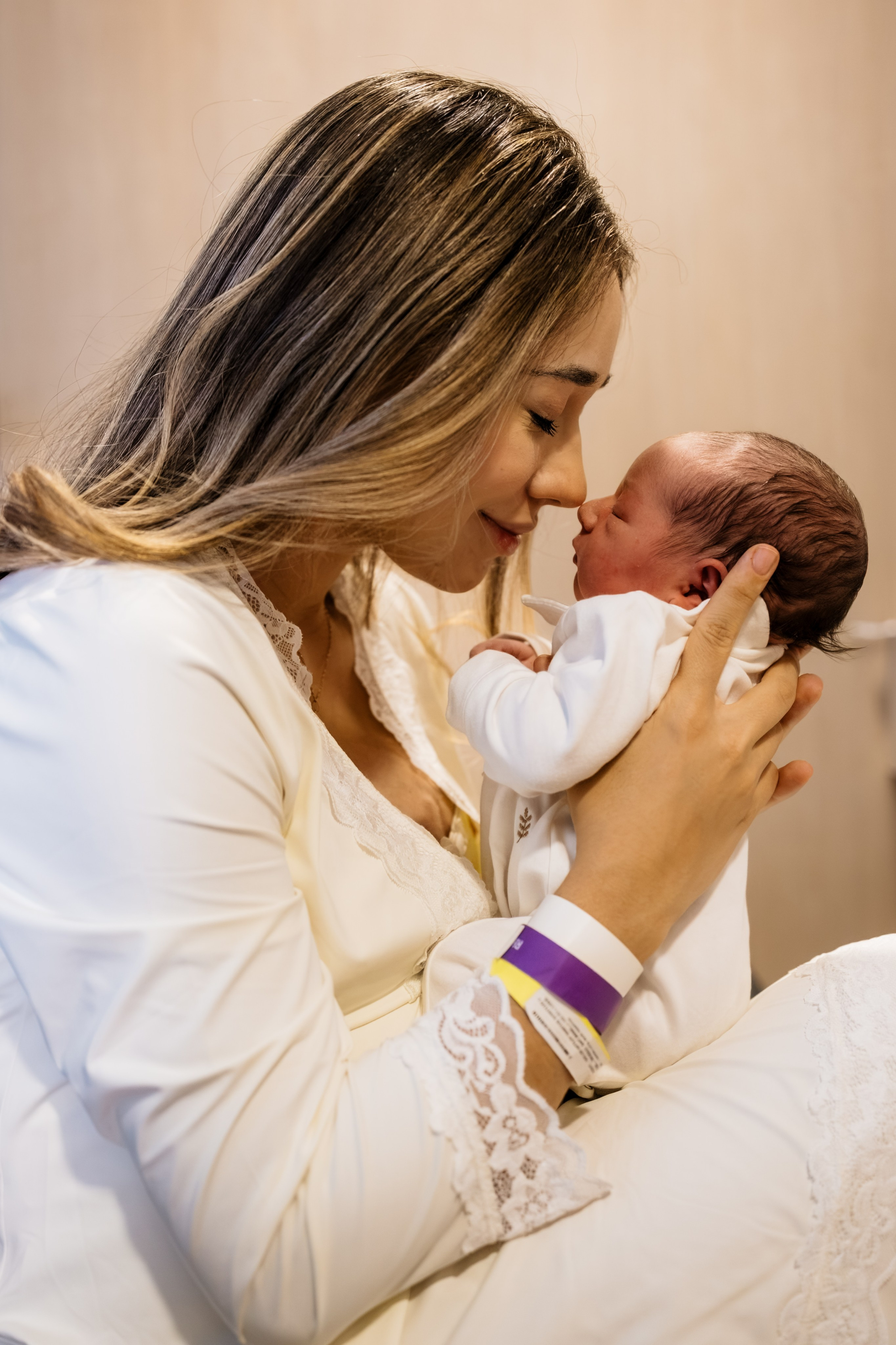 mãe e filho recém nascido