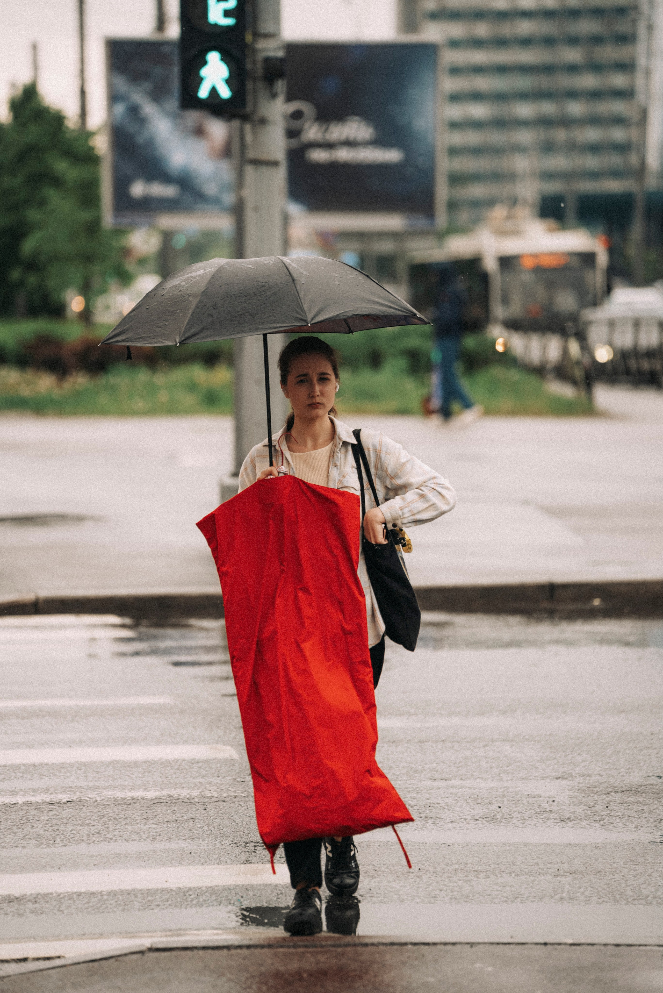 2025. Стрит-фотография, полная абсурда, идиотизма и красоты