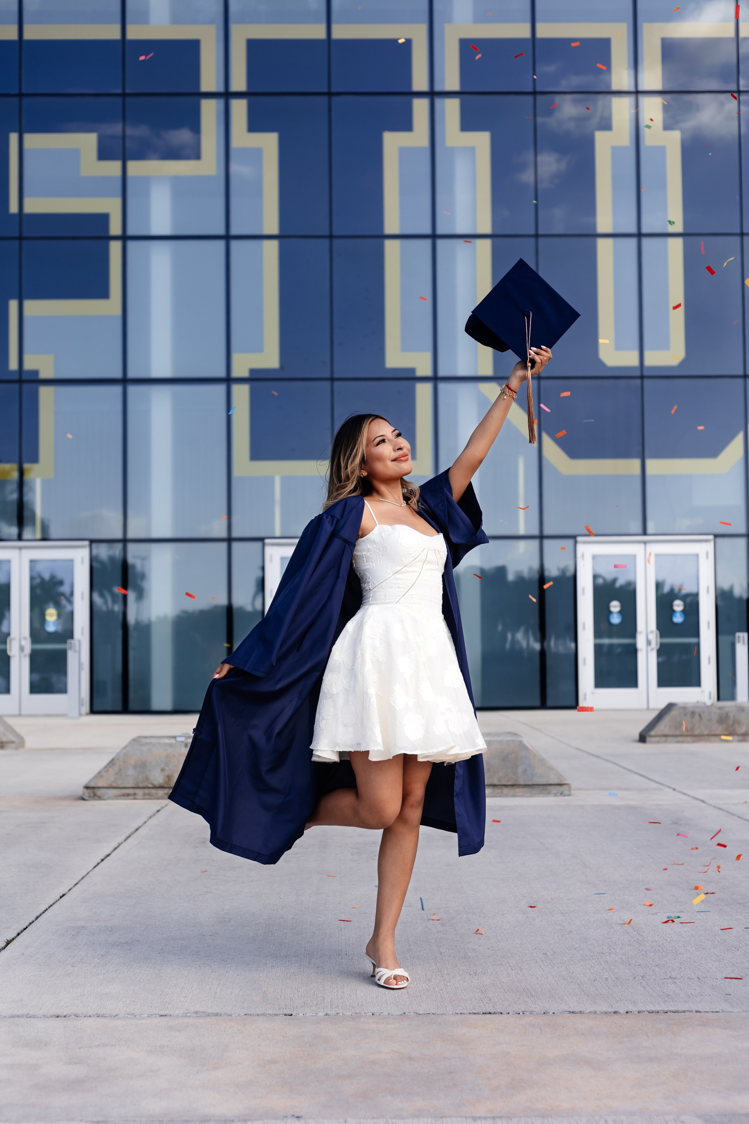 What (and Who) to Bring to Your Grad Photoshoot. Portrait and graduation photographer Marina Simanava