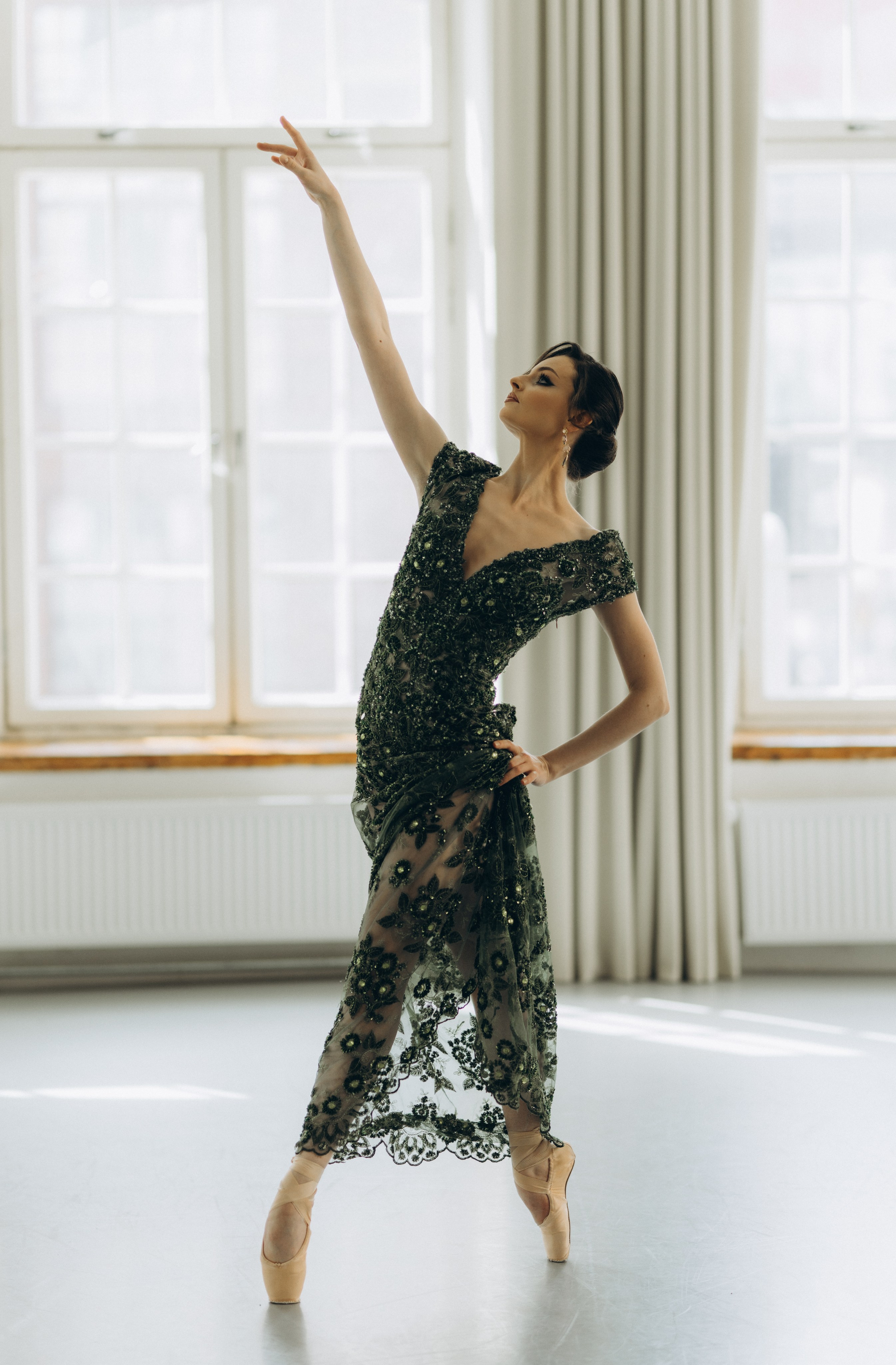 Riikka Couture, Riikka Ikäheimo, Violetta Keller, Portrait, Dancer. Wedding and potrait photographer in Helsinki Vickan O