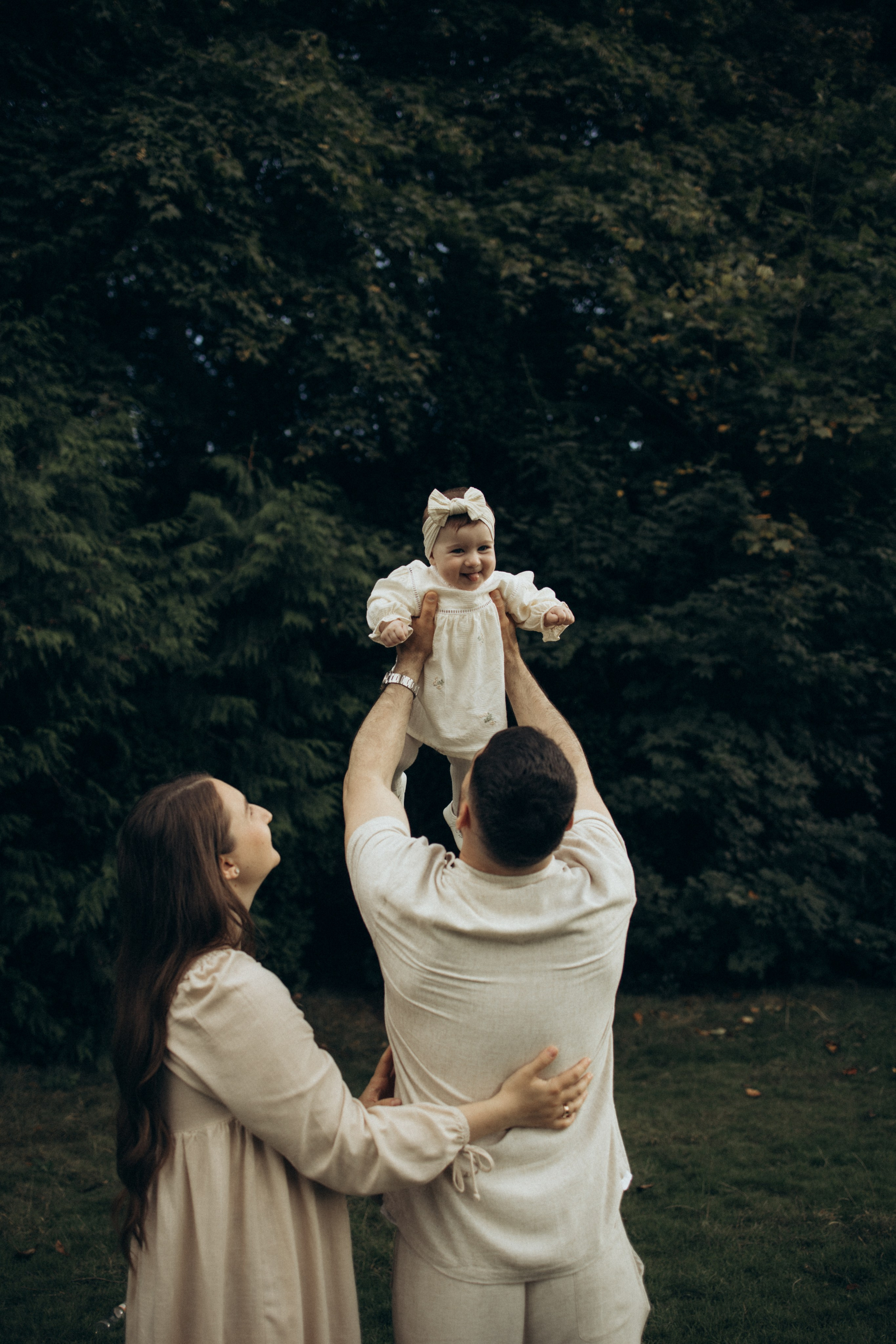Pergola gardens. Photographer in Milton Keynes, Northampton & London — Wedding, Family & Portrait Photography