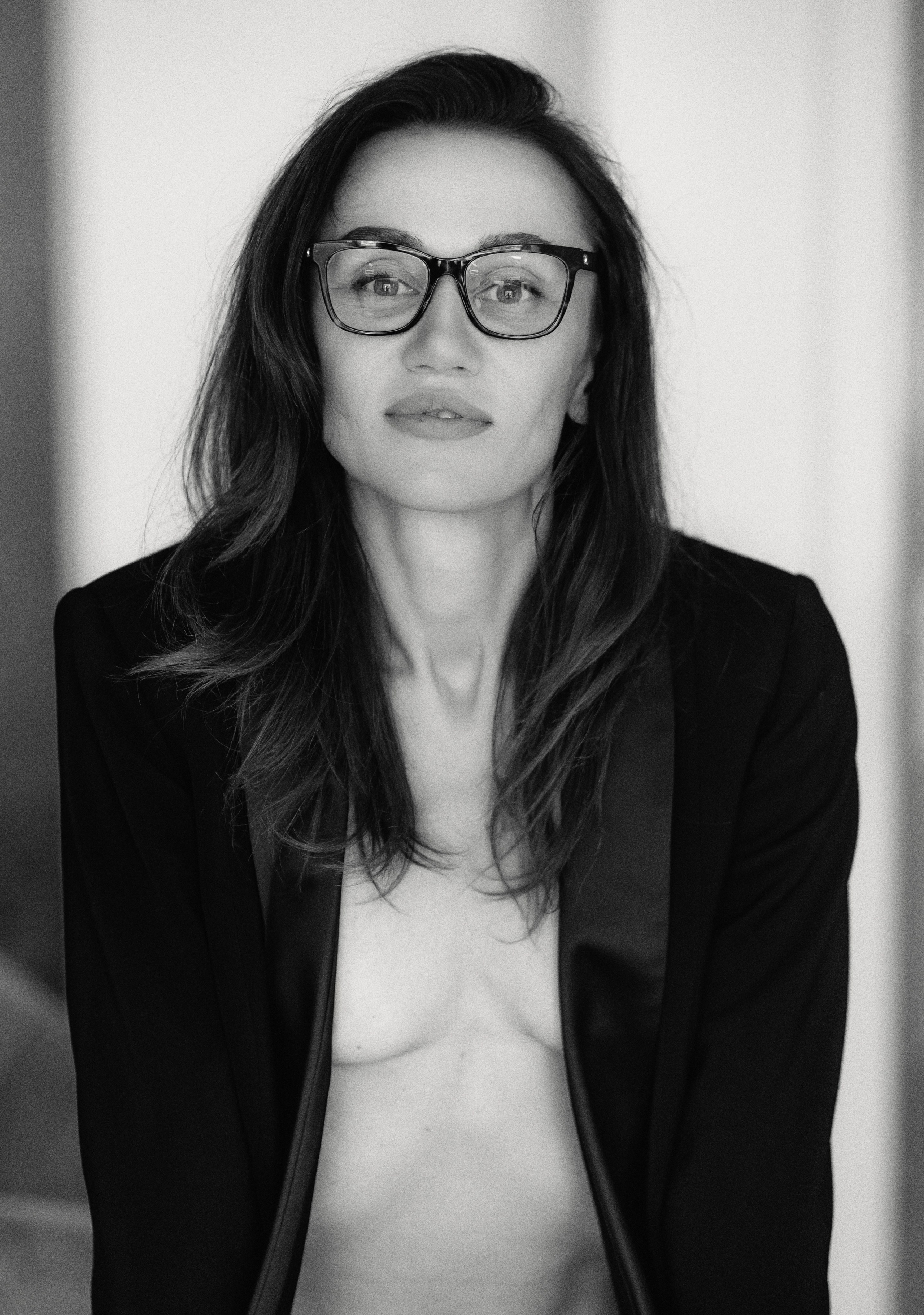 Women photography by Mischa Blank. Portrait photographer in Germany and all over Europe Mischa Blank