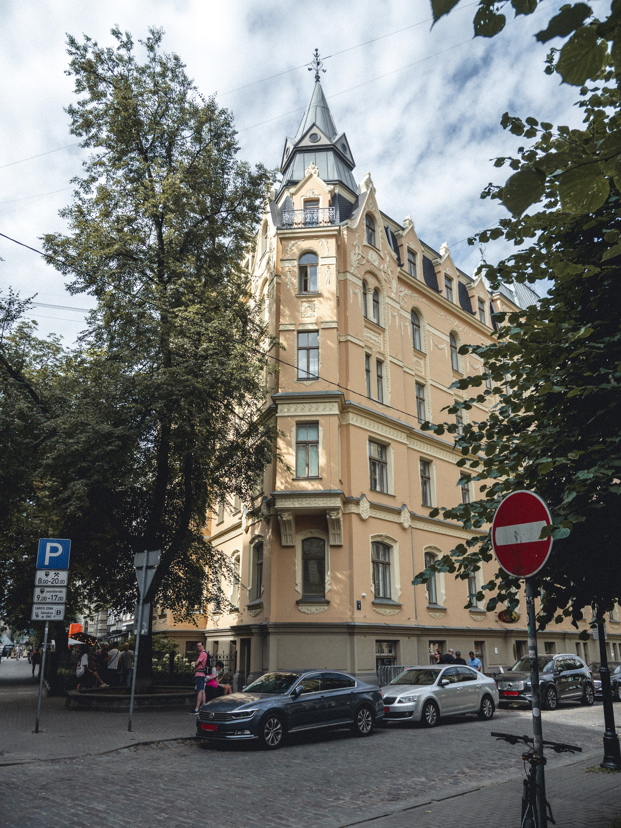 Voyage à Riga. Photographe sur Cote d’Azur. Portraits de familles, couples, enfants, événements