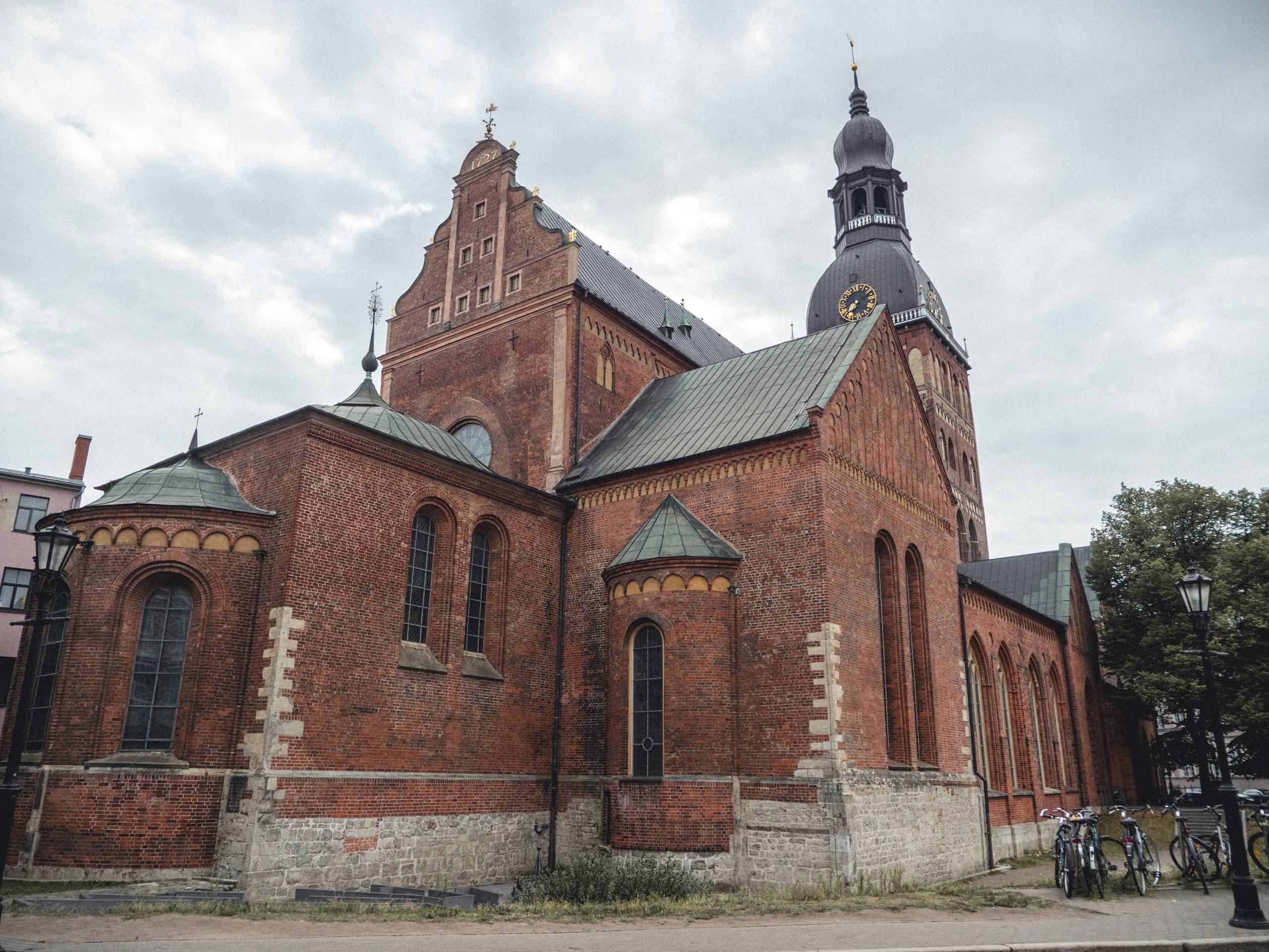 Voyage à Riga. Photographe sur Cote d’Azur. Portraits de familles, couples, enfants, événements