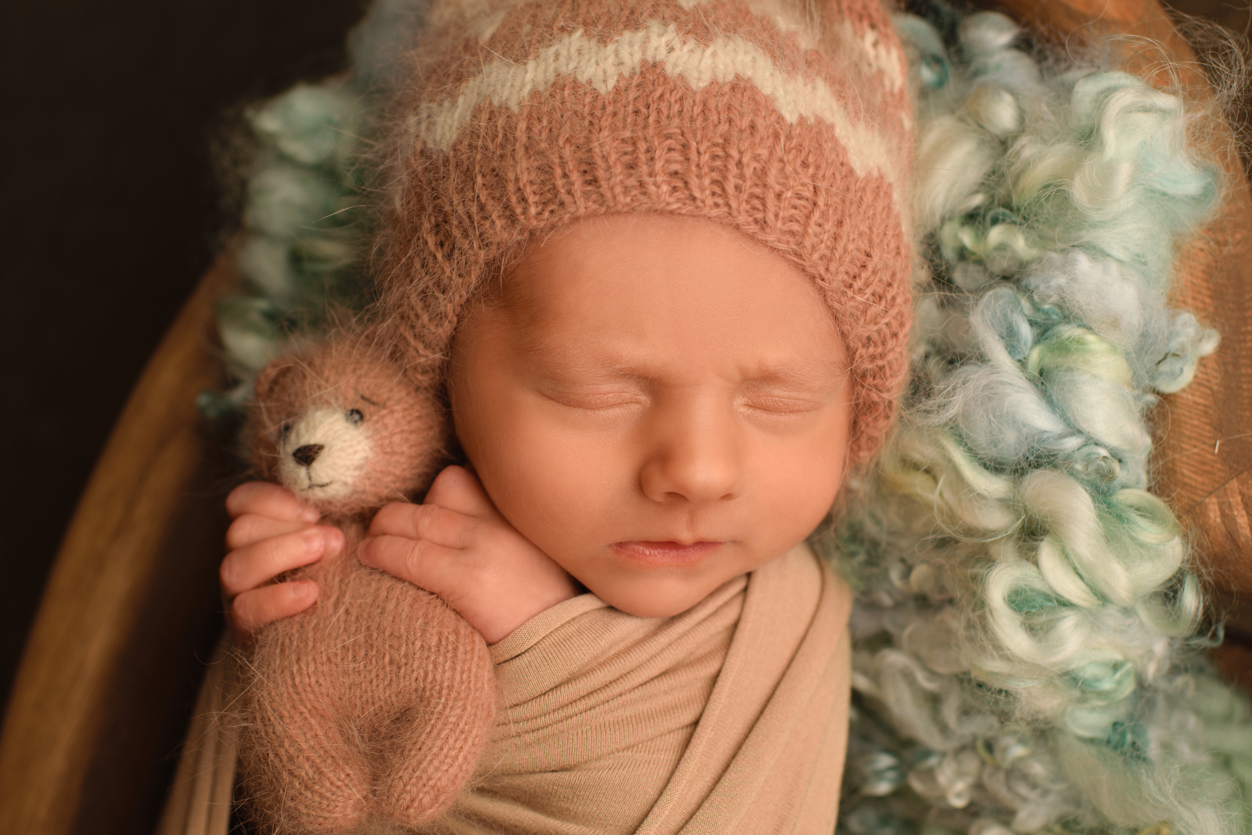 Neugeborenen fotografie in Köln, Aachen, Stolberg, Bonn, Alsdorf, Mönchengladbach, Düsseldorf, Leverkusen, Pulheim, Kerpen, Mechernich, Merzenich, Bergheim, Koblenz, Brühl, Düren, Niederzier, Jülich, Eschweiler