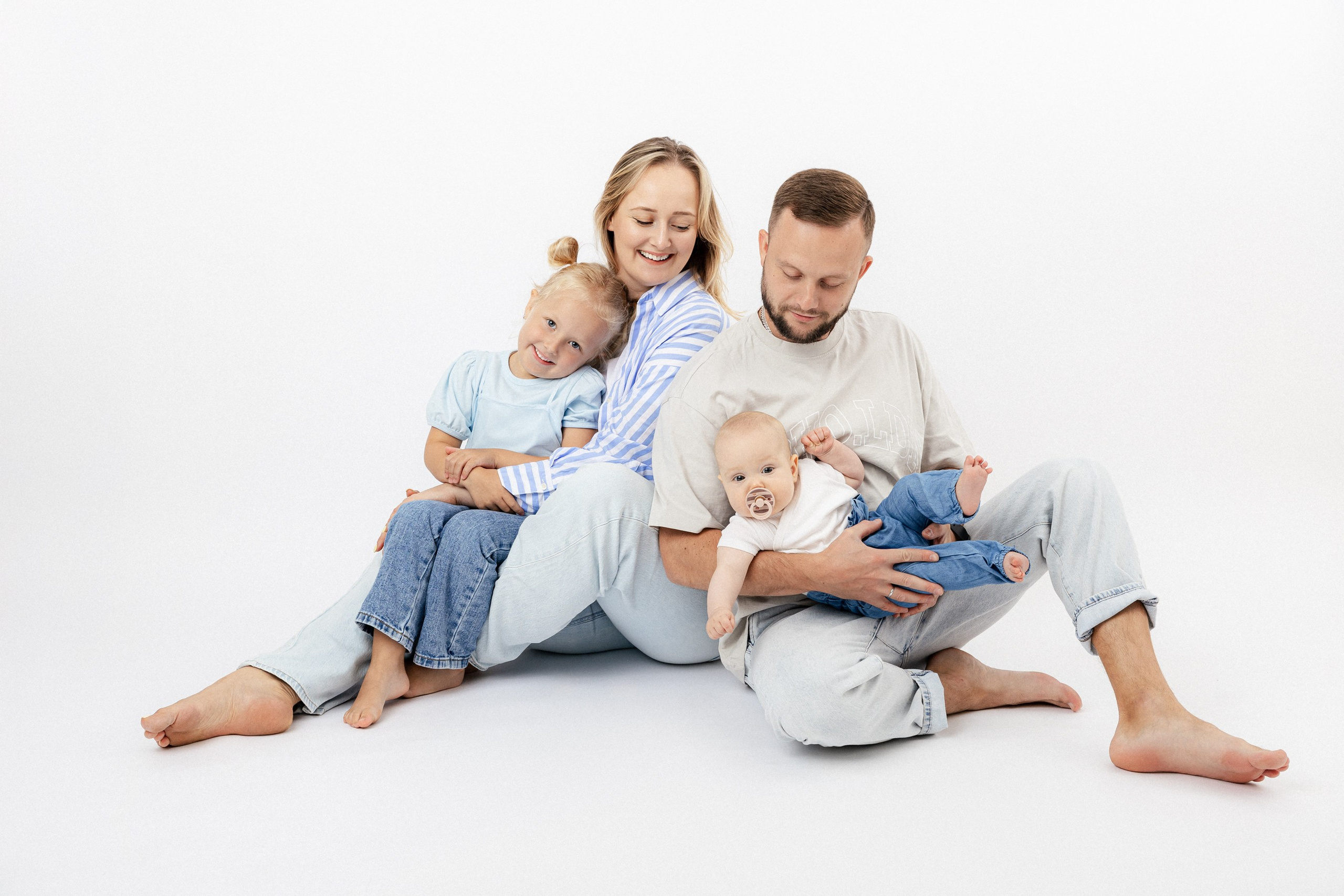Familien Shooting im Fotostudio Gütersloh – Natürliche Familienfotos & Emotionale Momente. Hochzeitsfotografin in Gütersloh | Authentische Hochzeitsreportagen | TK Photographie