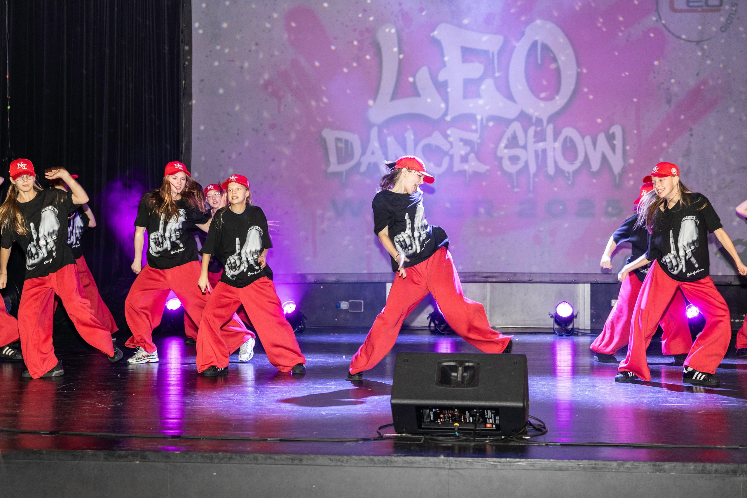 LEO DANCE SHOW WINTER 2025. Семейный и детский фотограф в Варшаве Мила Бобровская