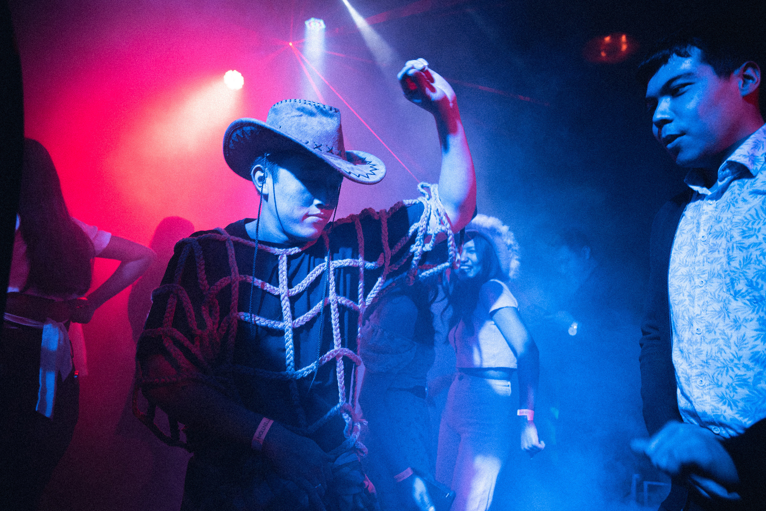 Night Life. Фотограф в Бишкеке Андрей Кавешников