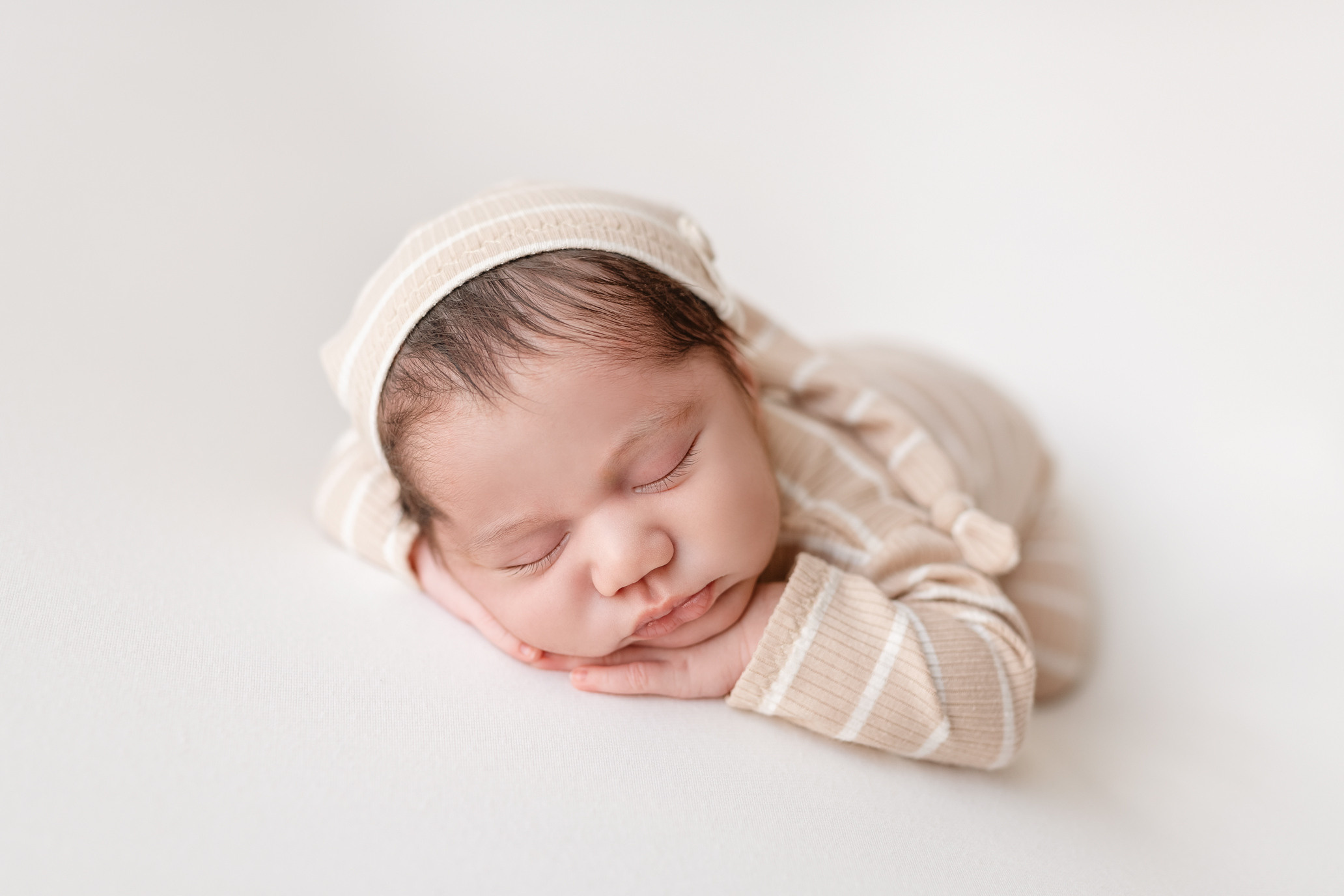 ניו בורן. צילומי הריון, ניו בורן, גיל שנה בראשון לציון -Jenya Rosso Photography