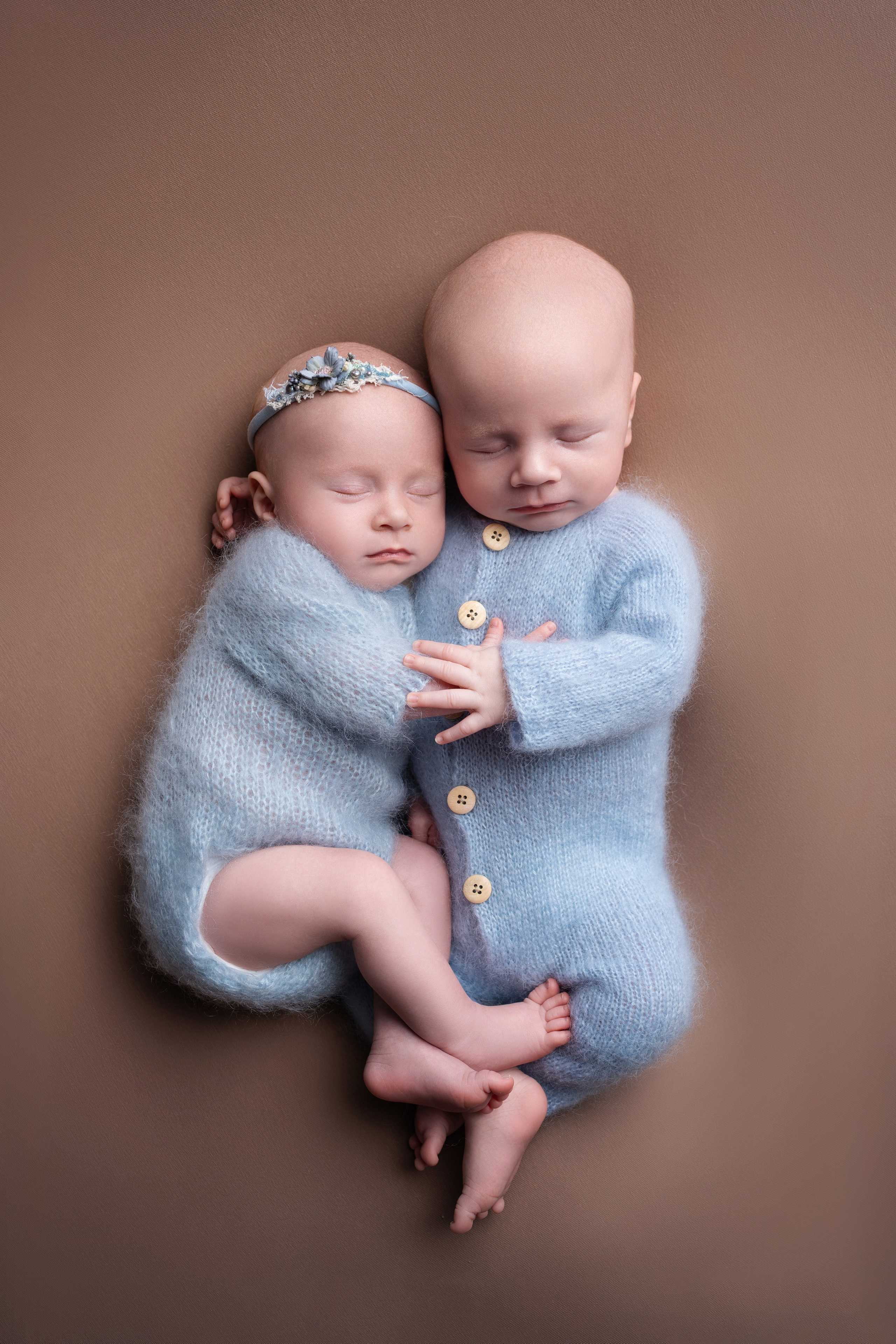 Zarte Neugeborenenfotografie im Fotostudio. Neugeborenenfotografin und Retoucher in Augsburg Nastassia Schneider