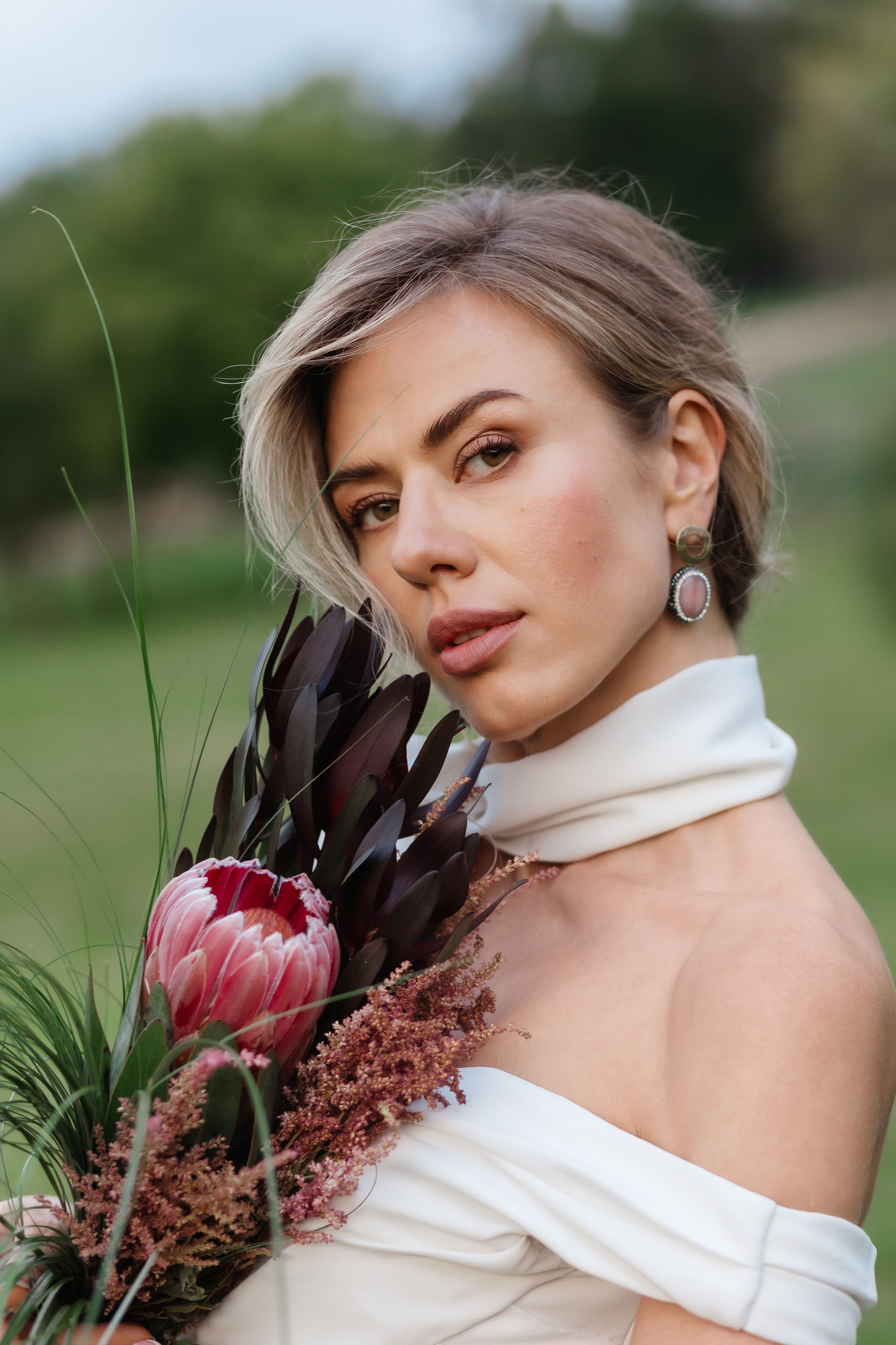 Bride story. Amazing photo session at a time convenient for you. Y