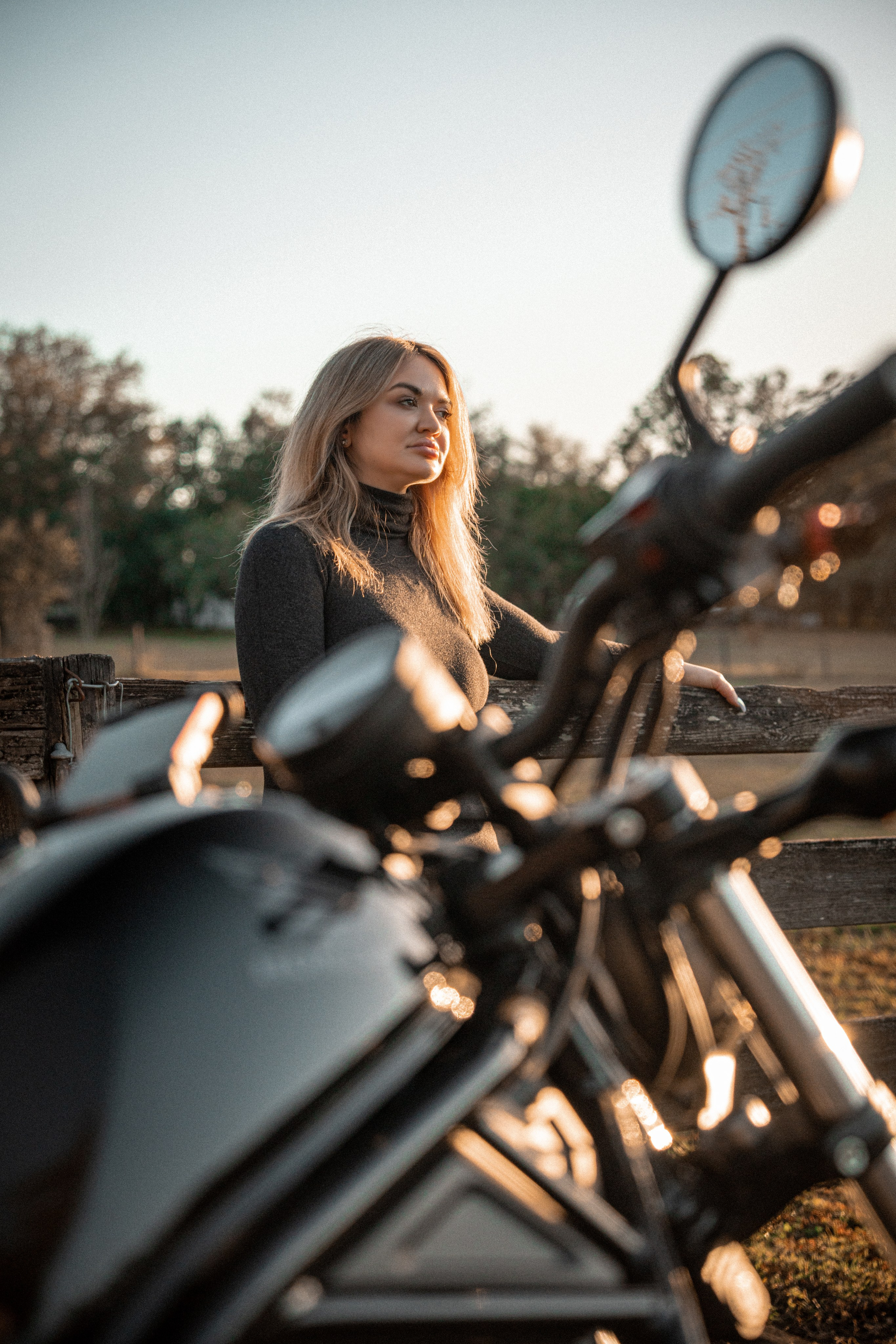 Anna on a Bike. Welcome to my video and photo world!