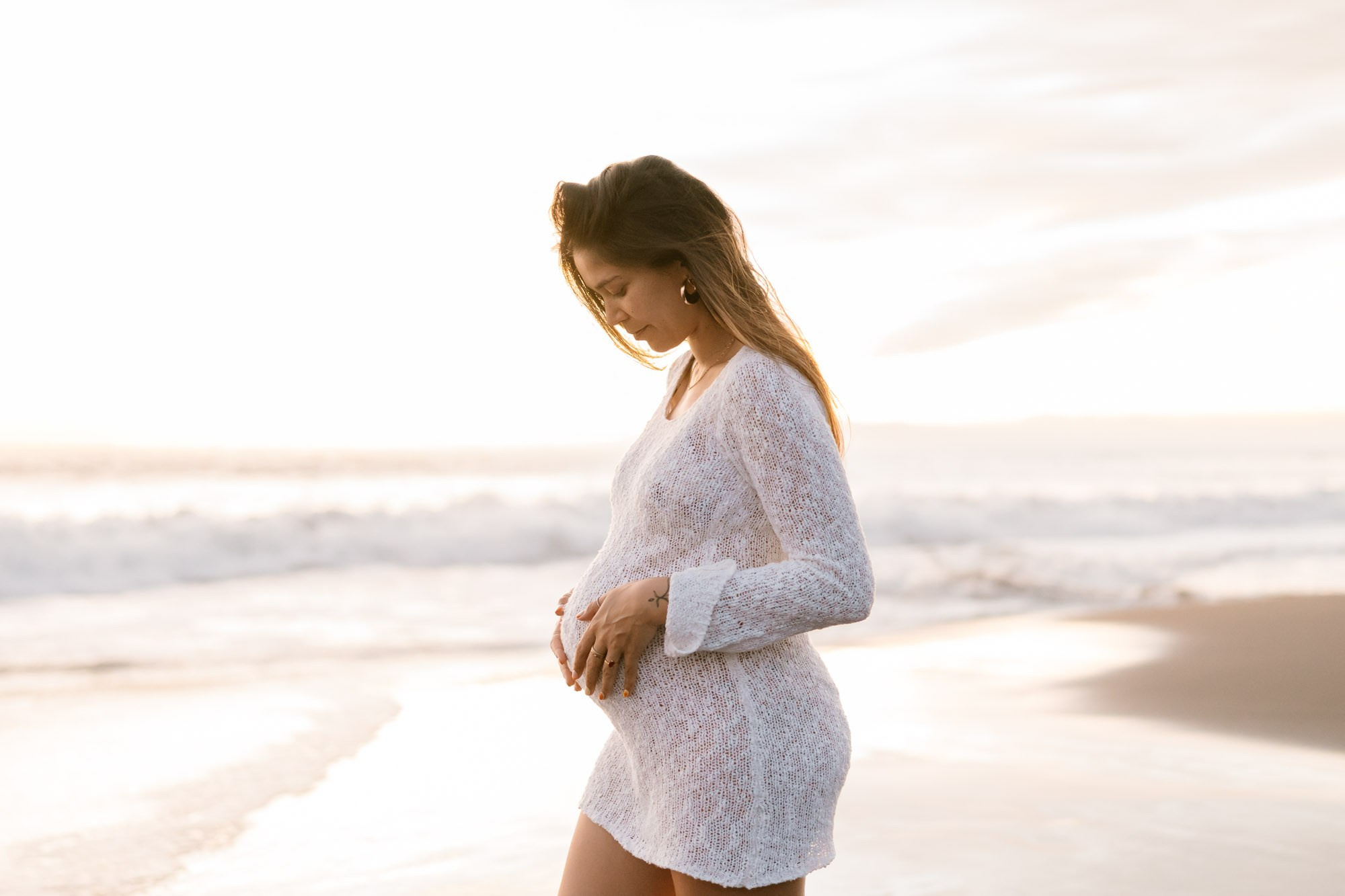 LARISSA & SJUUL MATERNITY. Female Photographer in Bali