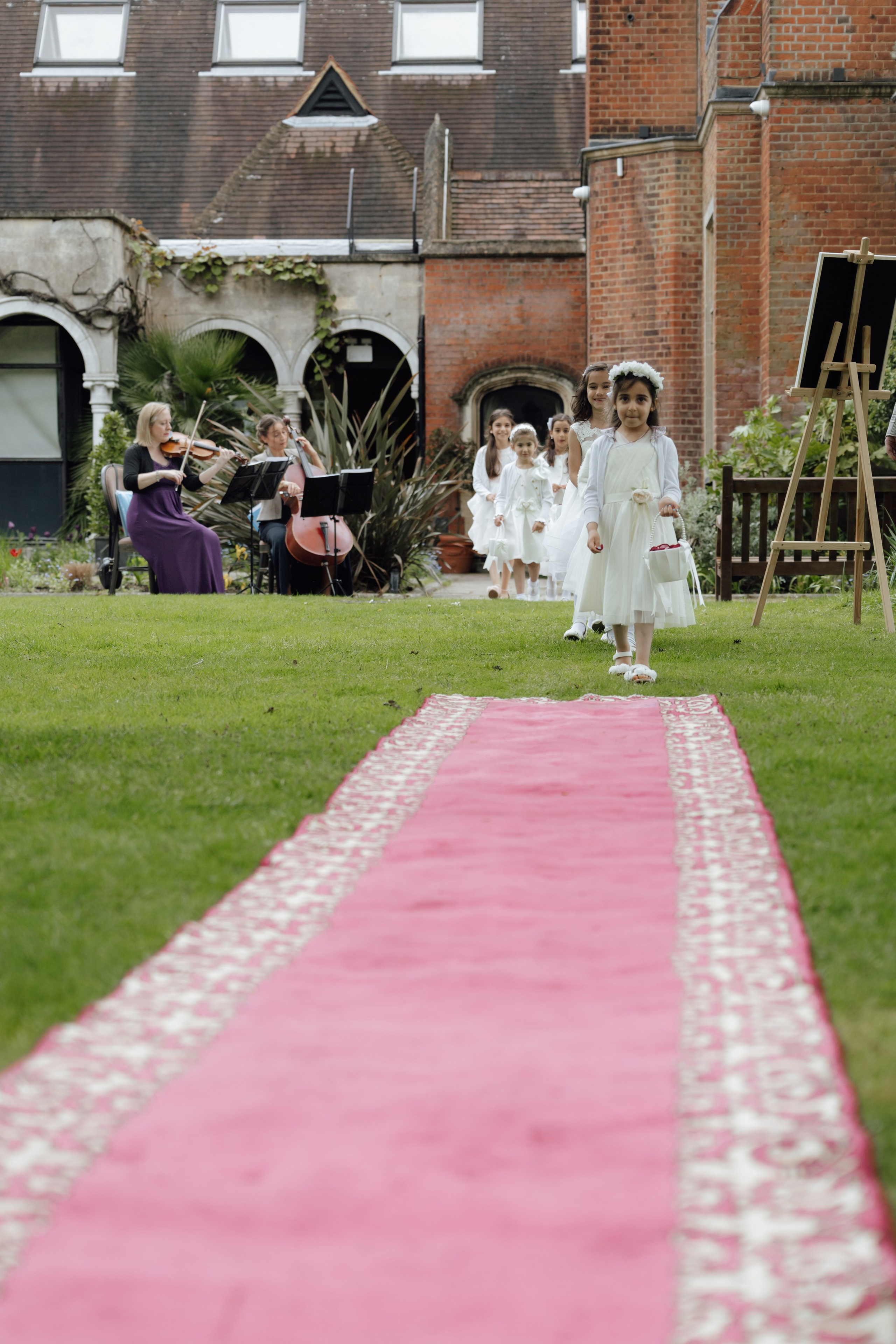 Elegant Wedding Photo Gallery. Timeless Wedding & Events Photography. Based in London, working across Europe