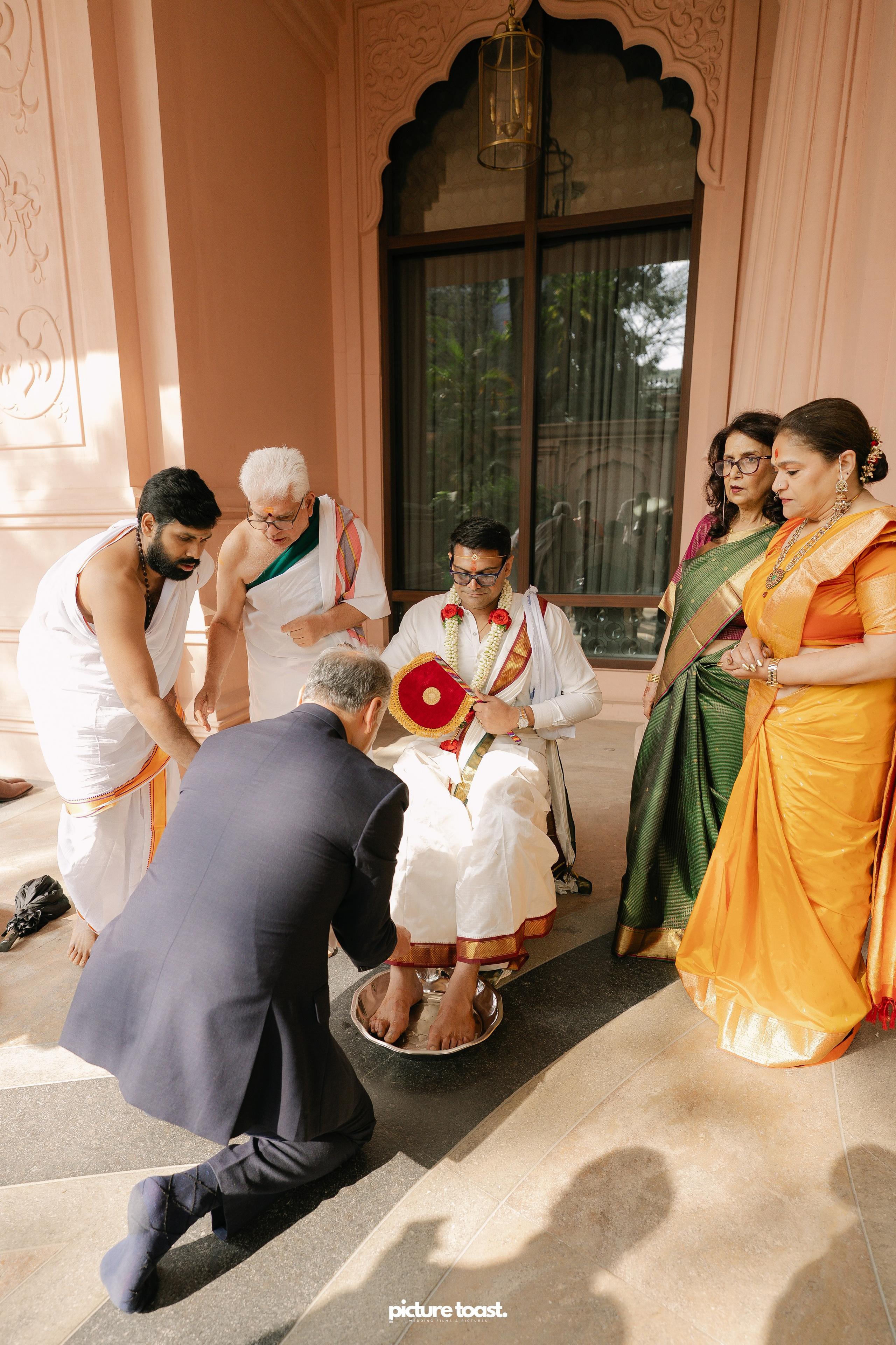 South Indian Wedding Ft. Aashna & Rajiv. Fine art Wedding Photographers in India & Canada