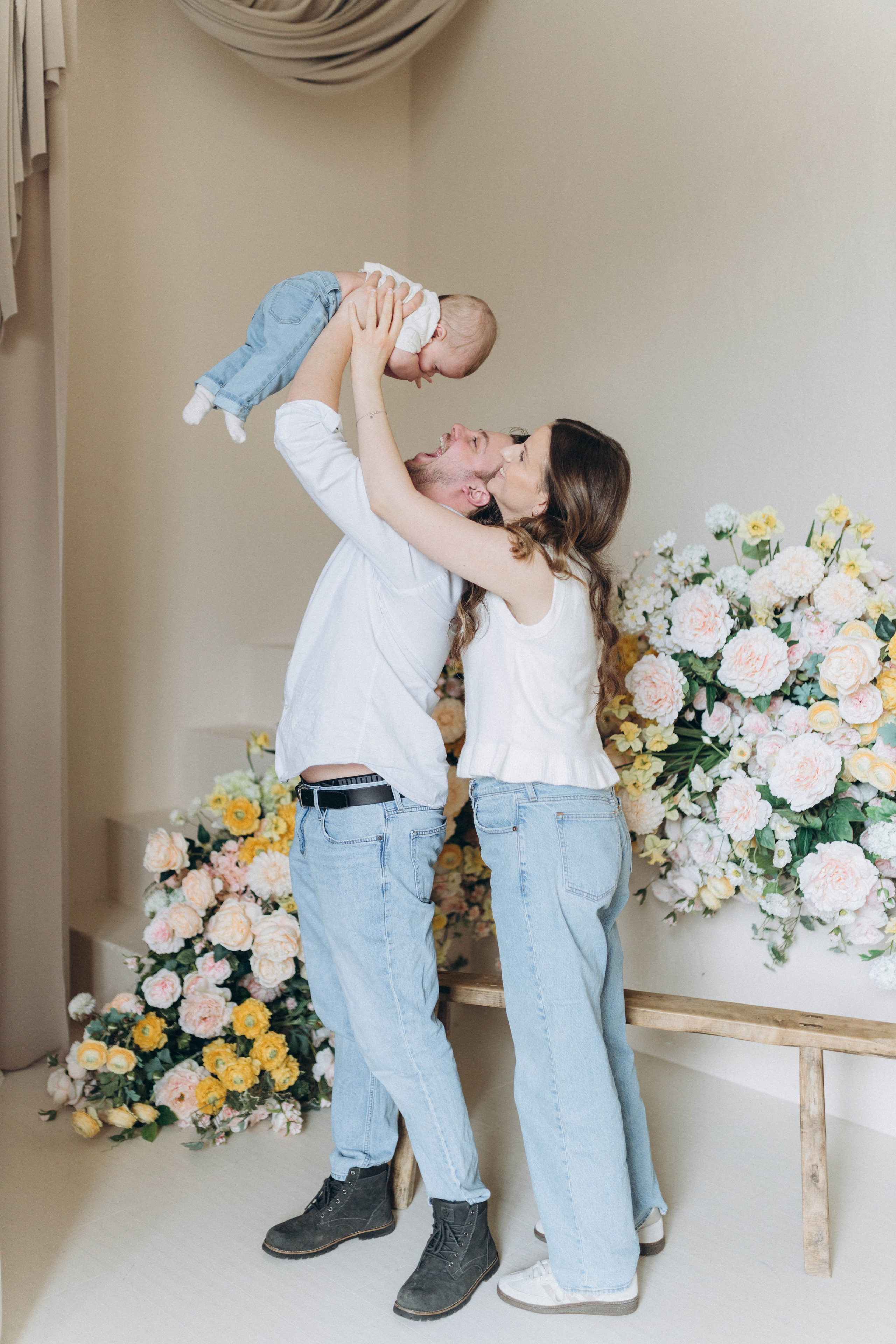 E & T Sweet Family moments. Photographer | Naomi Maklin