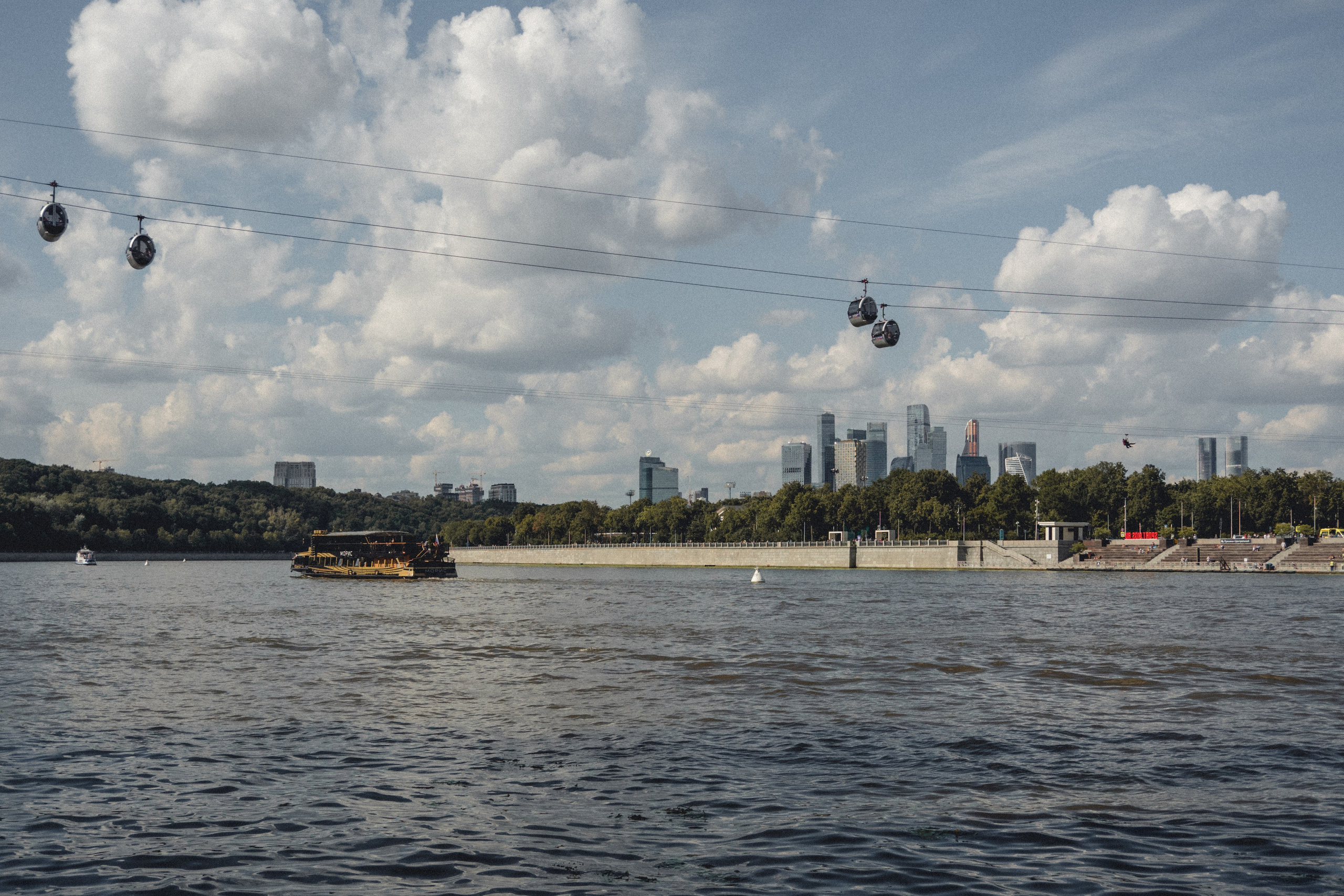 Воробьевы Горы. Photographe sur Cote d’Azur. Portraits de familles, couples, enfants, événements