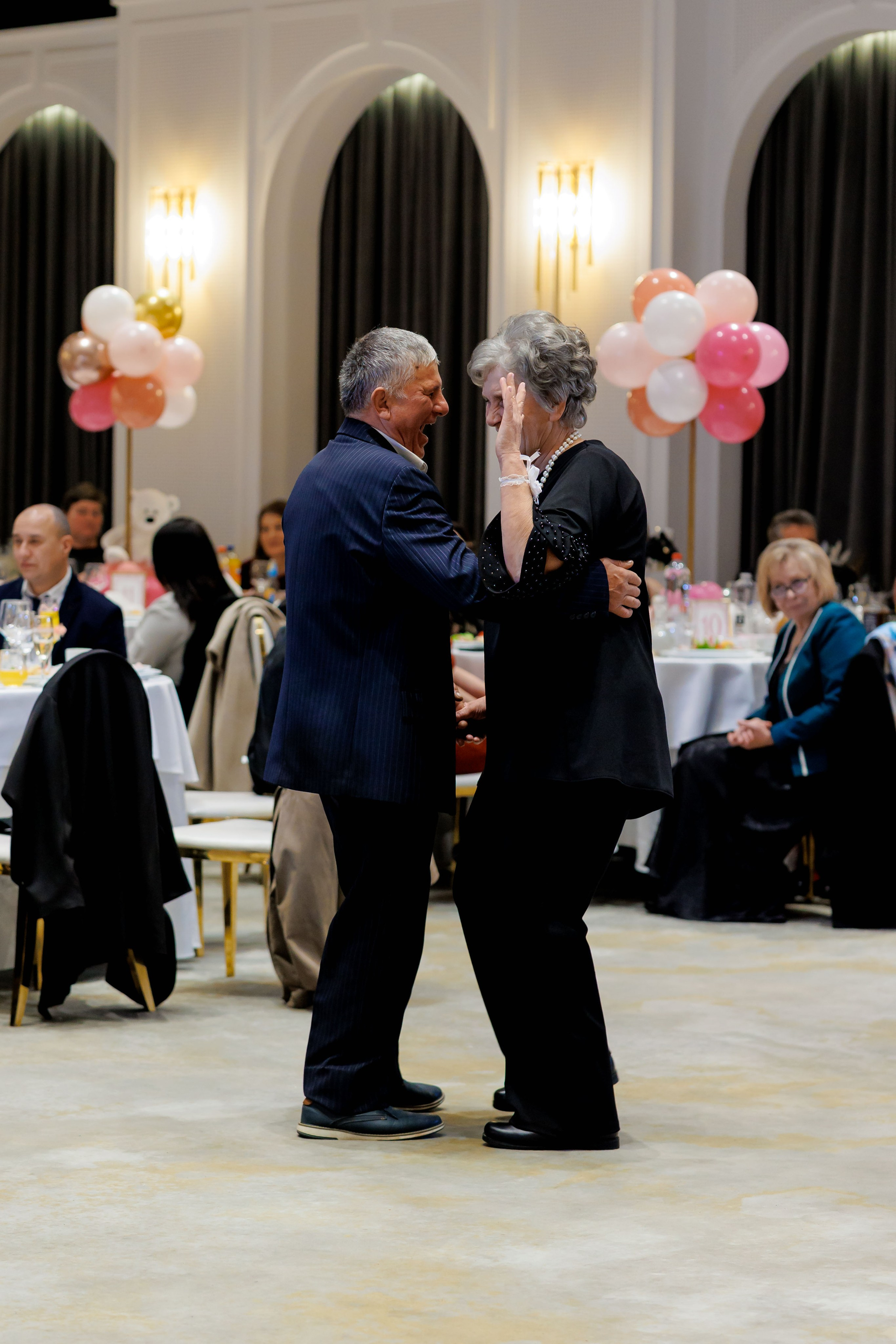 Povestea voastră, regizată de noi |Cristi Turculet Videograf Nuntă Suceava | wedding highlight. Servicii foto-video profesionale, pentru momente de neuitat