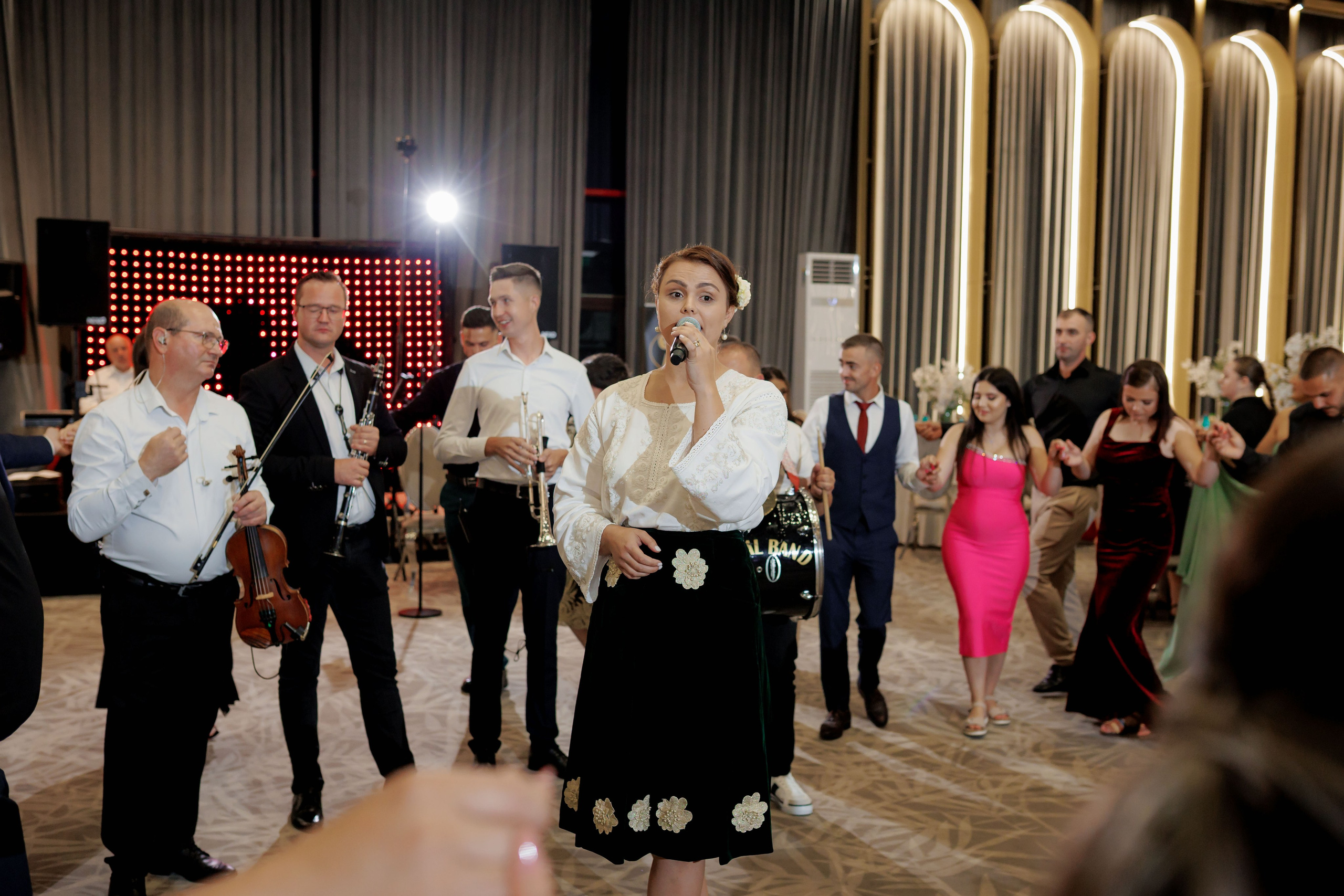 Nunta Nicoleta & Răzvan | Fotografie & Videografie Profesională. Servicii foto-video profesionale, pentru momente de neuitat