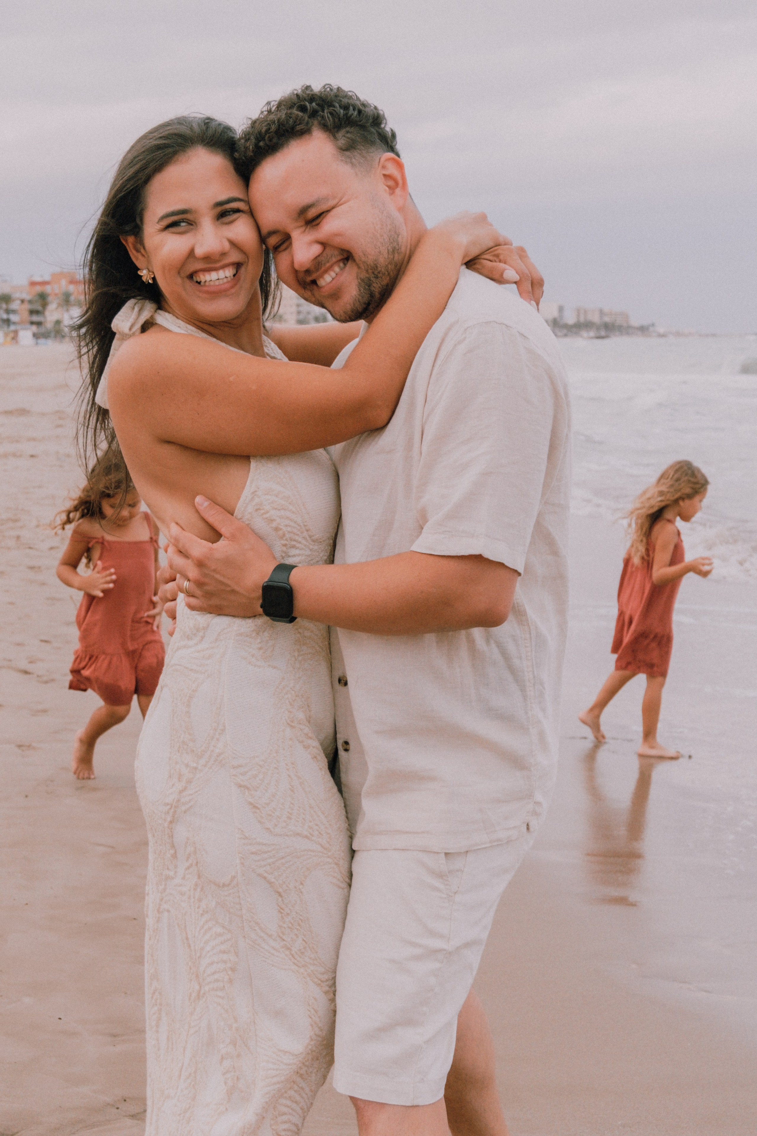 Семейная фотосессия на пляже. Профессиональная фотосъемка в Калафелле — Елена Медведева