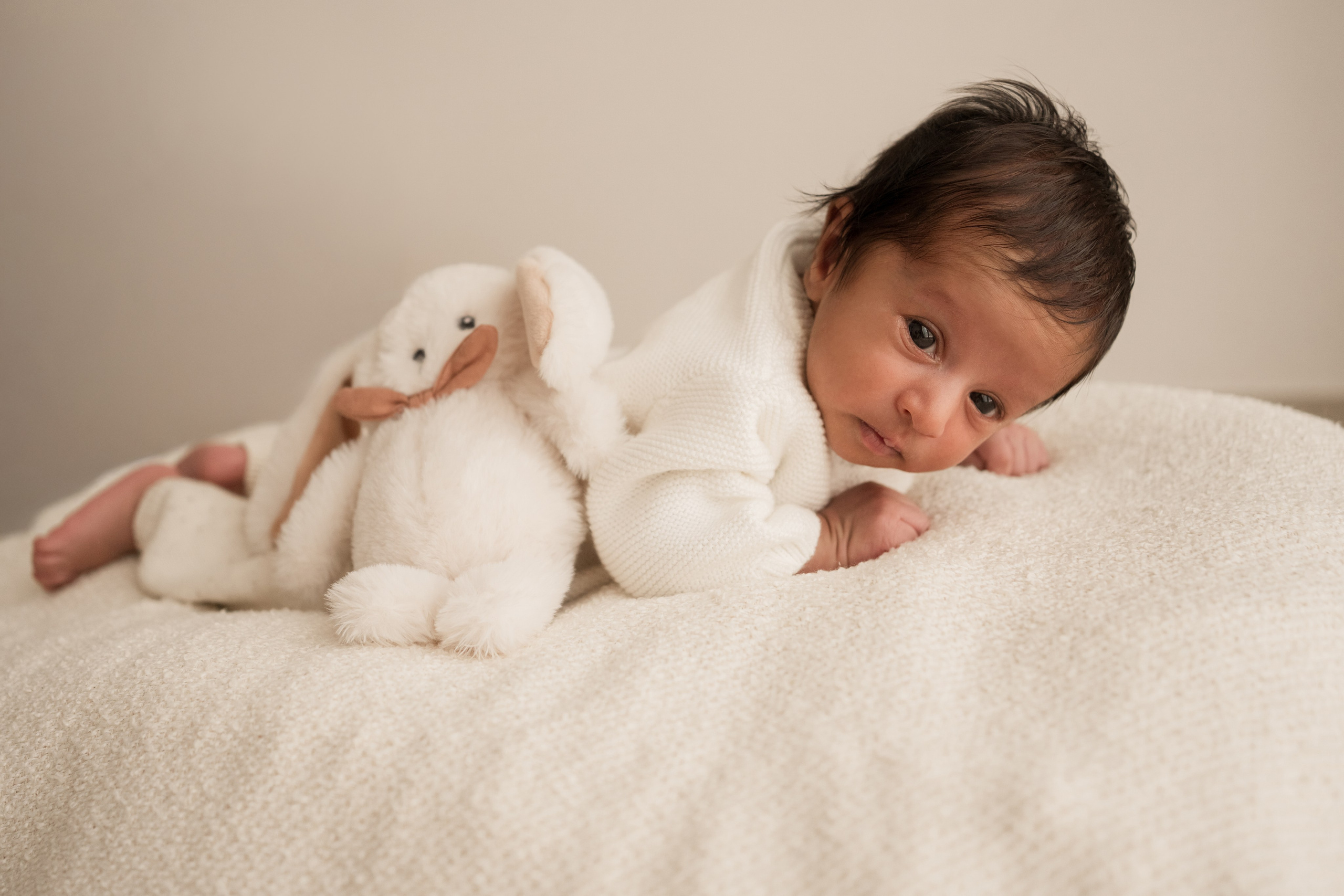 First moments of love. Angela Iakovleva — Family Photographer in Dubai