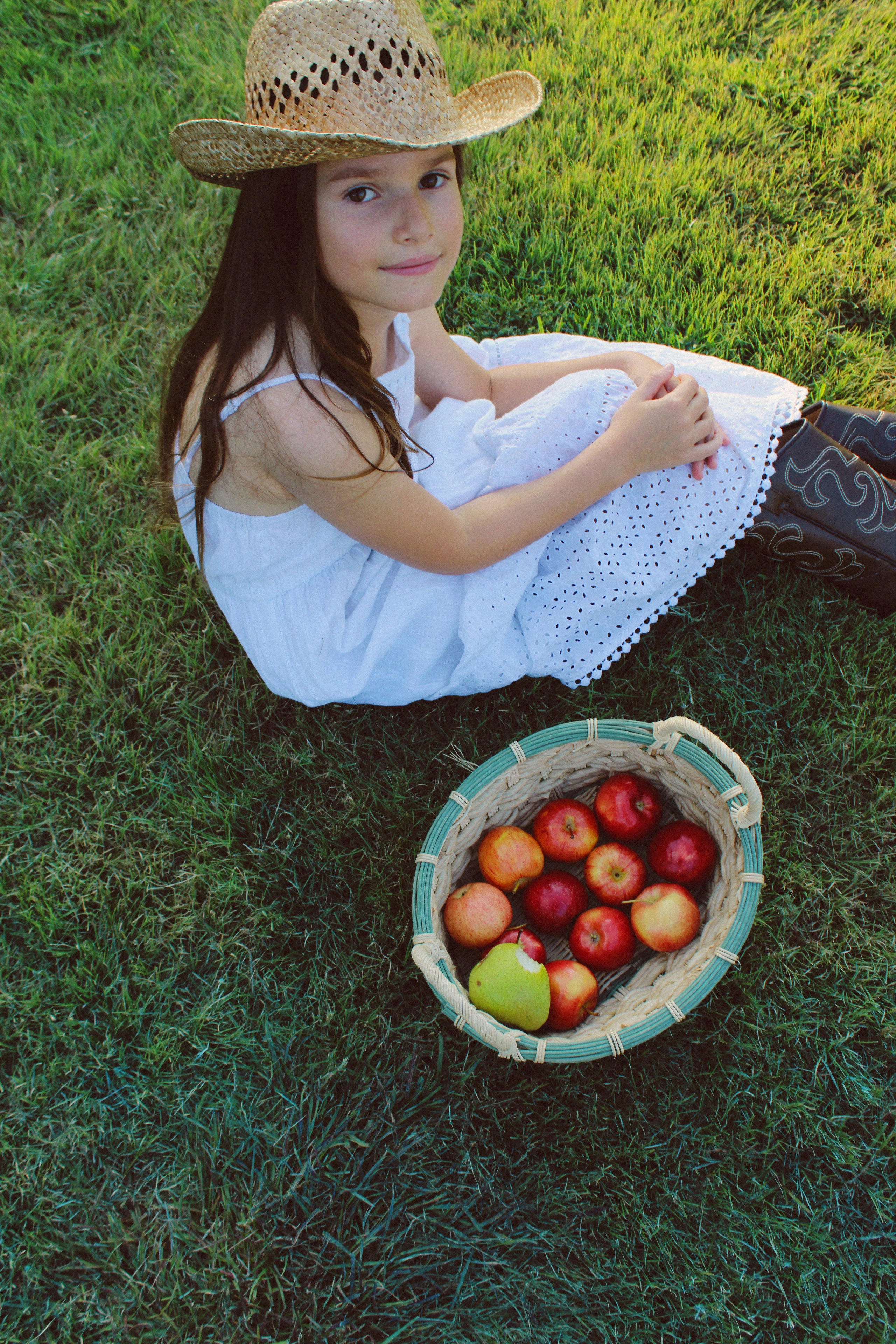 Texas Countryside Family Photoshoot in Cowboy Style. Lana Petrychenko — Portrait & Family Photographer. Valencia, Spain