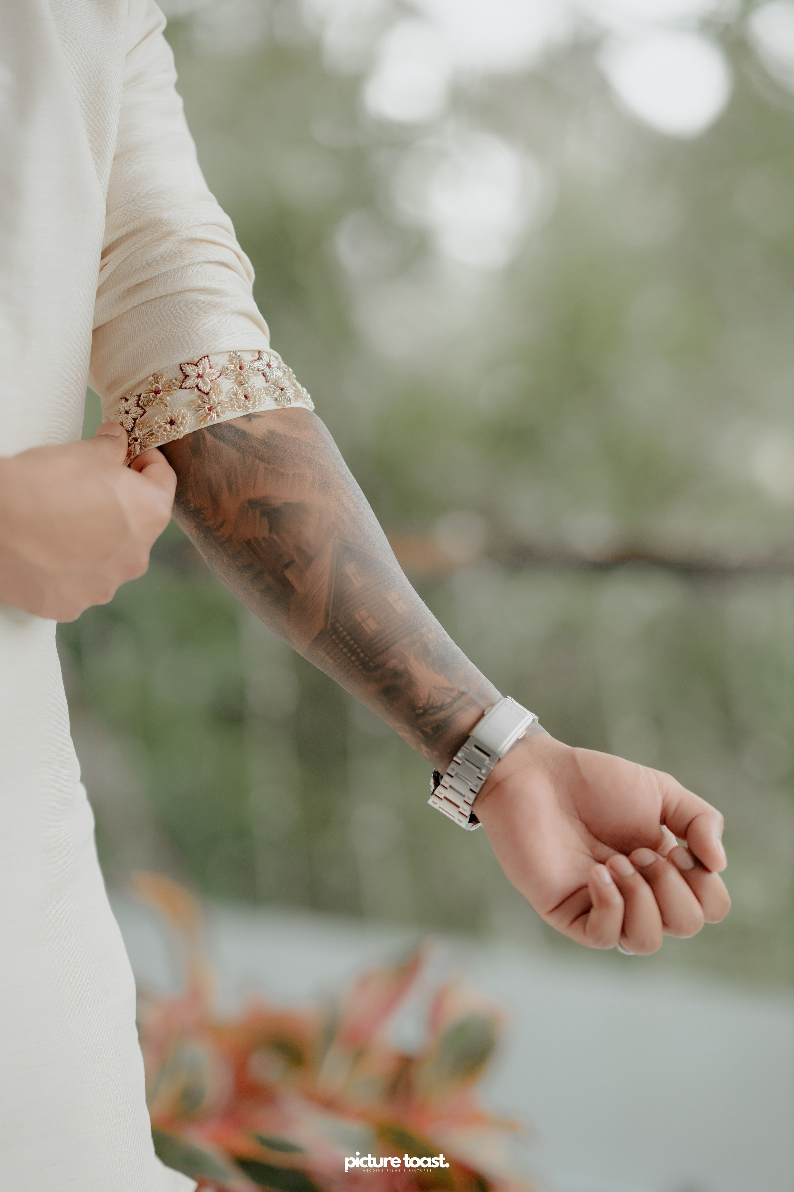 Traditional Kerala Hindu Wedding Ft. Anusree & Vishnu. Fine art Wedding Photographers in India & Canada