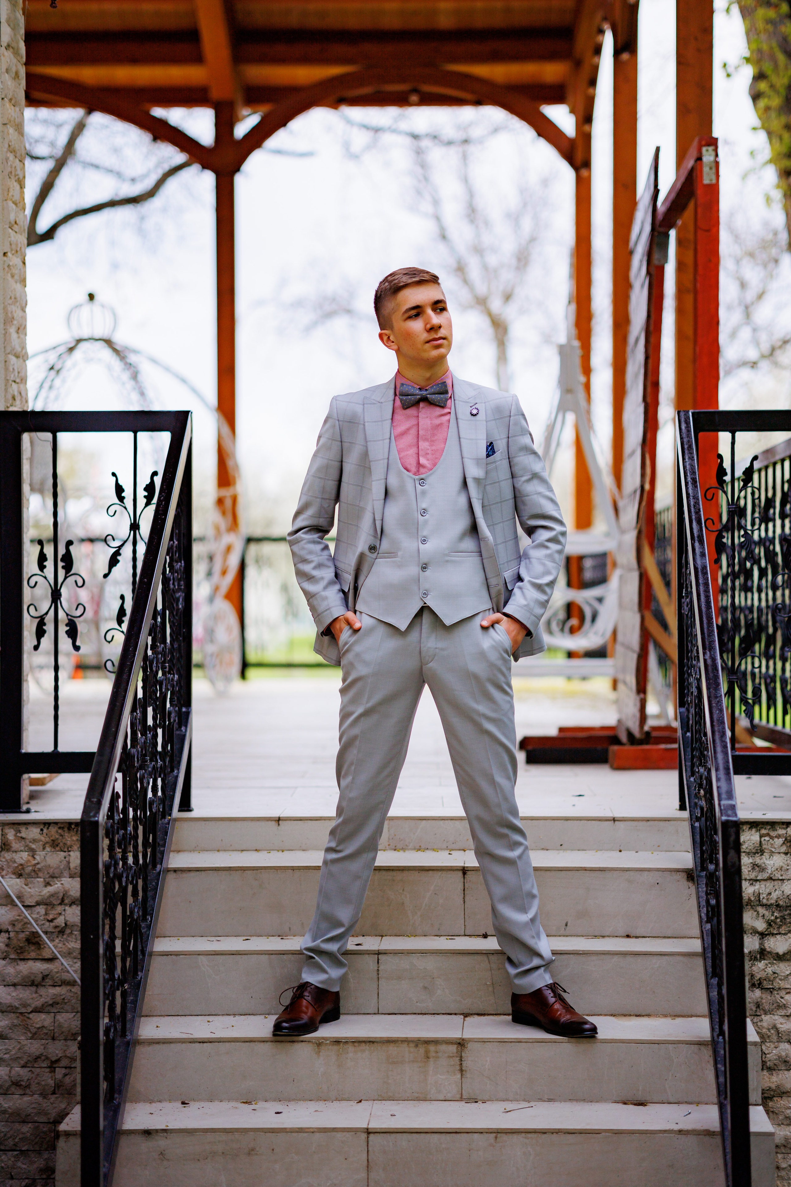 Domeniul Lupaș 200 lei/ toată clasa. Trendy Albums