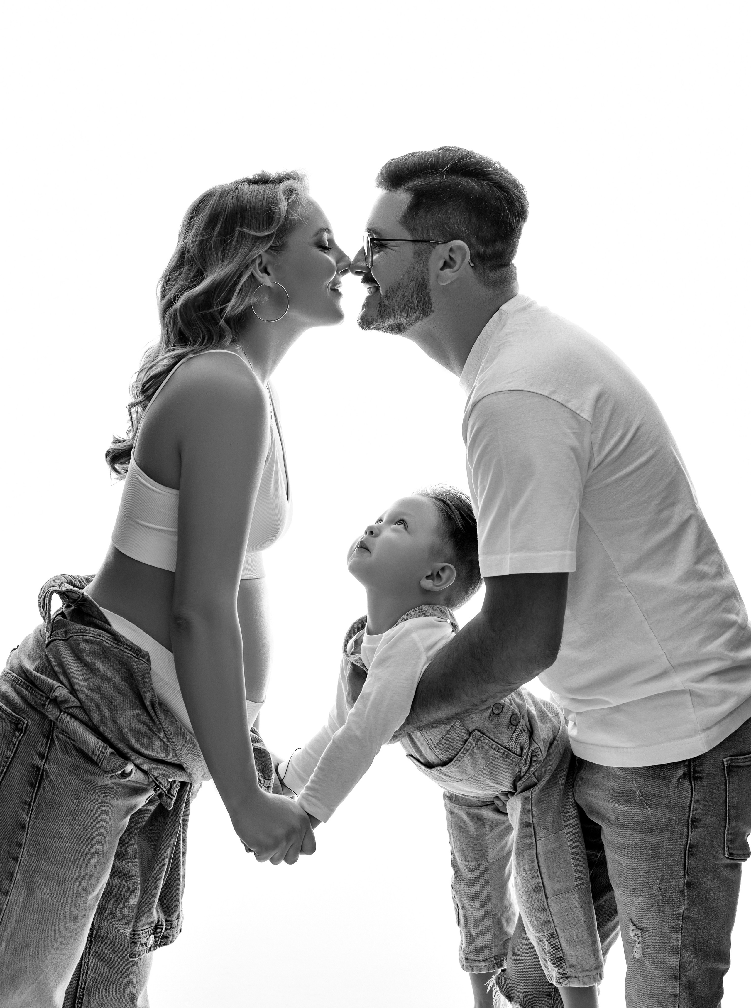 Dominika & Marcel & Markus. Krása tehotenstva v objektíve — Maria Milosovic, tehotenská fotografka